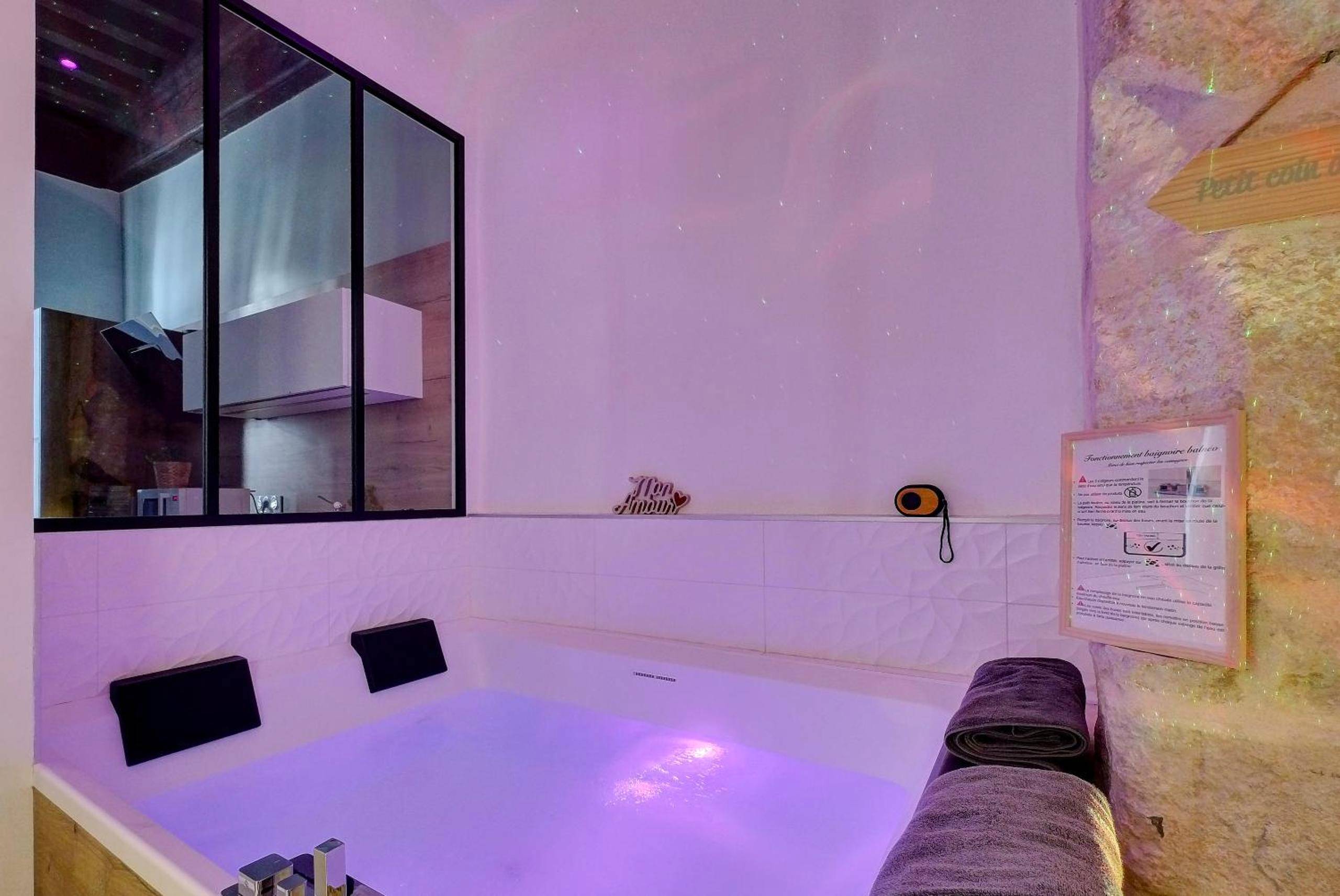 Photo du logement - Le Duché - Séjour romantique avec balnéo privative - Dijon centre