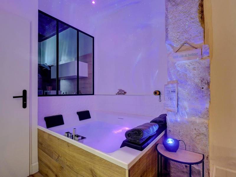 Photo du logement - Le Duché - Séjour romantique avec balnéo privative - Dijon centre
