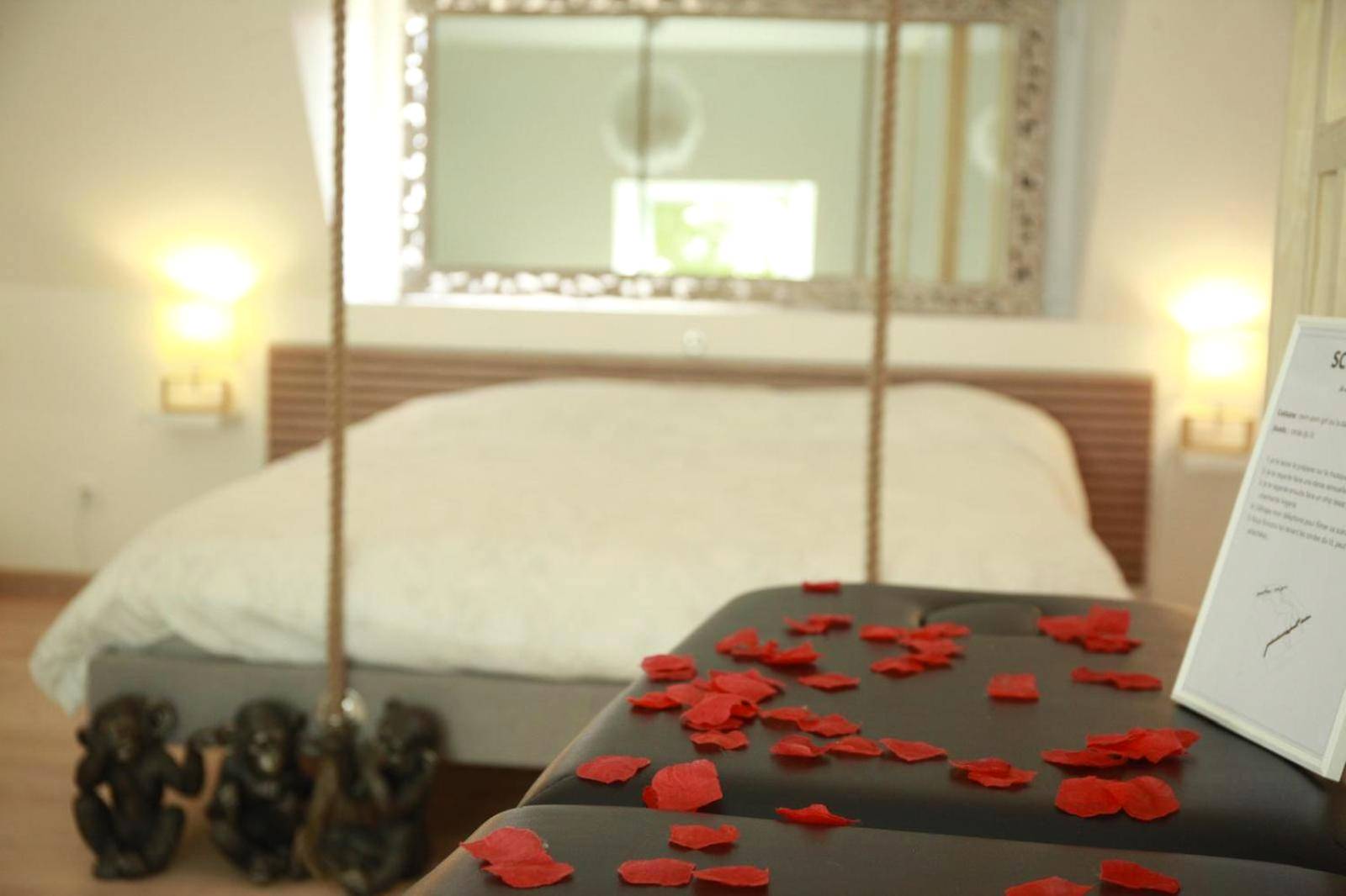 Vue du logement - Loveroom atypique en duplex avec balnéo ronde et secret'room