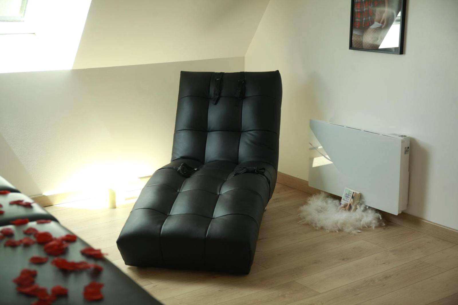 Vue du logement - Loveroom atypique en duplex avec balnéo ronde et secret'room