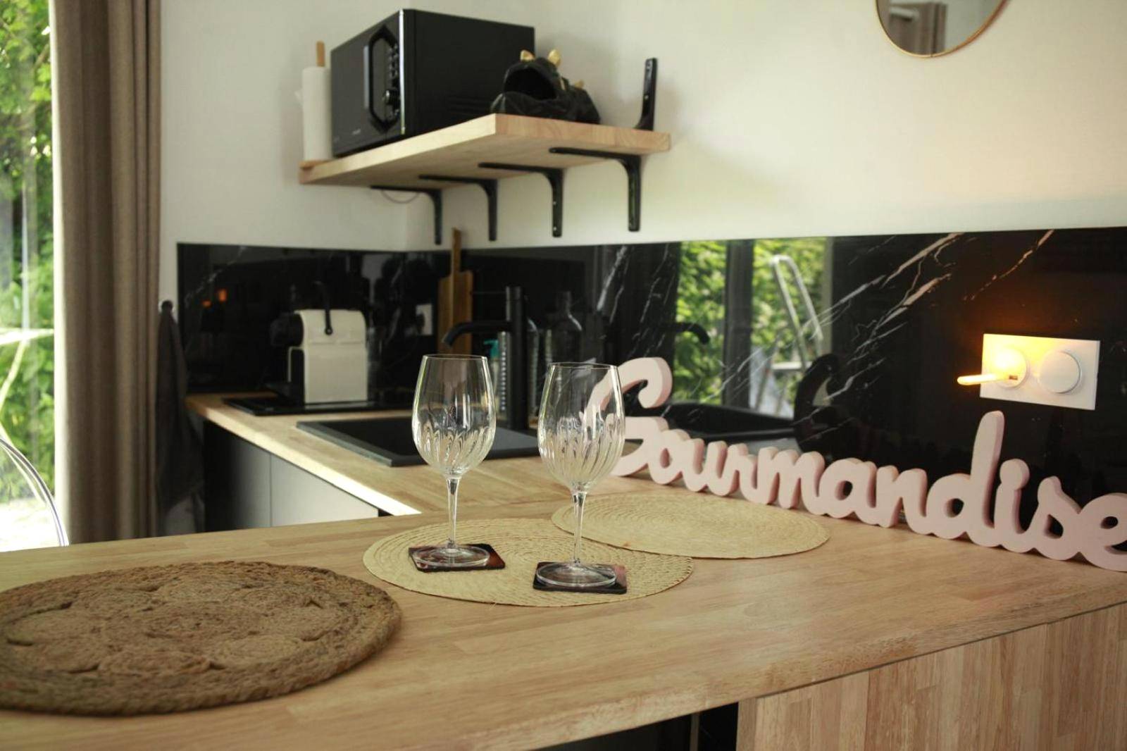 Photo du logement - Loveroom atypique en duplex avec balnéo ronde et secret'room