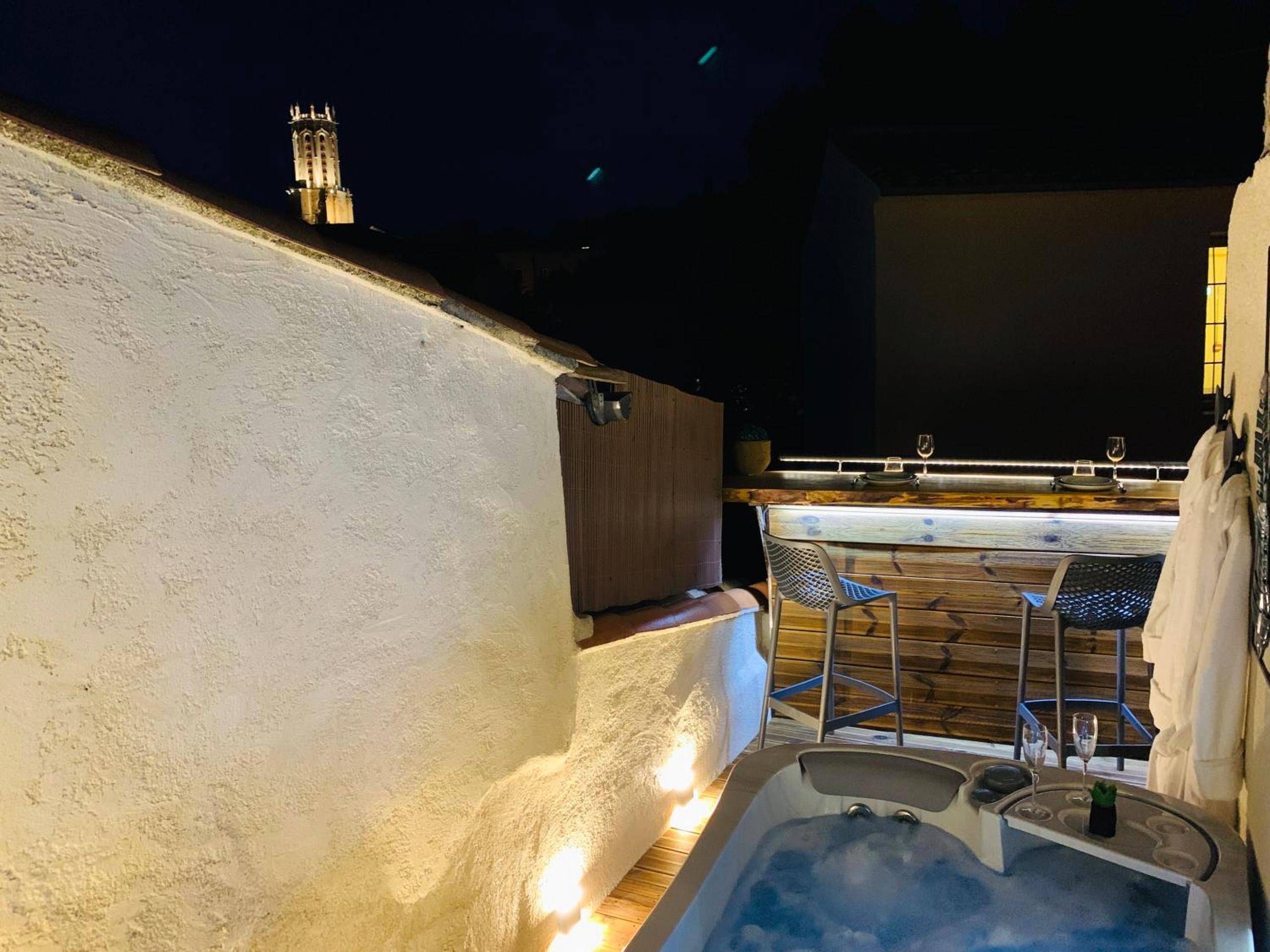 Photo du logement - Duplex Bellevue SPA PRIVATIF Toit d'Aix