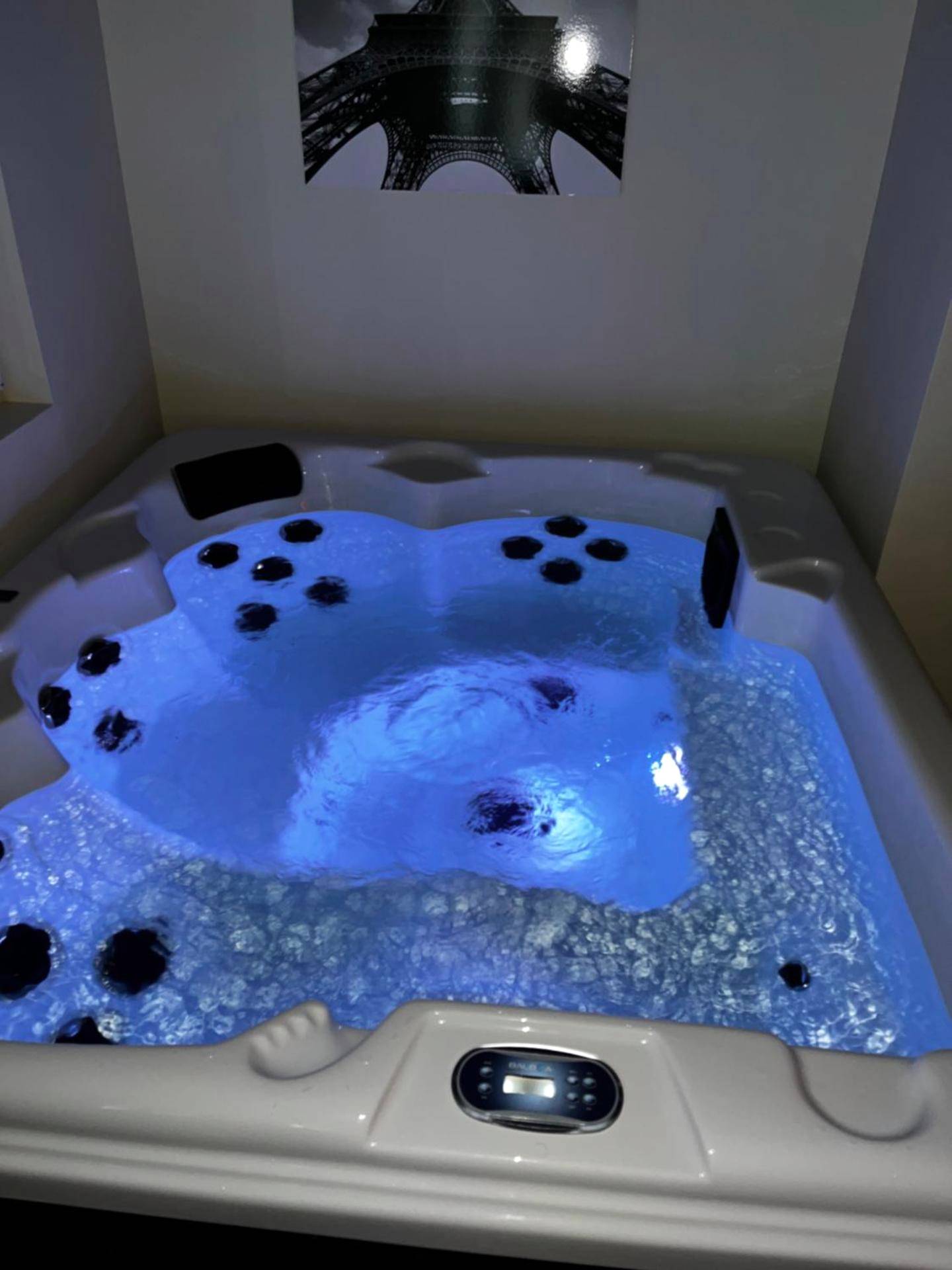 Photo du logement - Magnifique Duplex avec Jaccuzi, Sauna et Cinema Room Privatif - Fontenoy