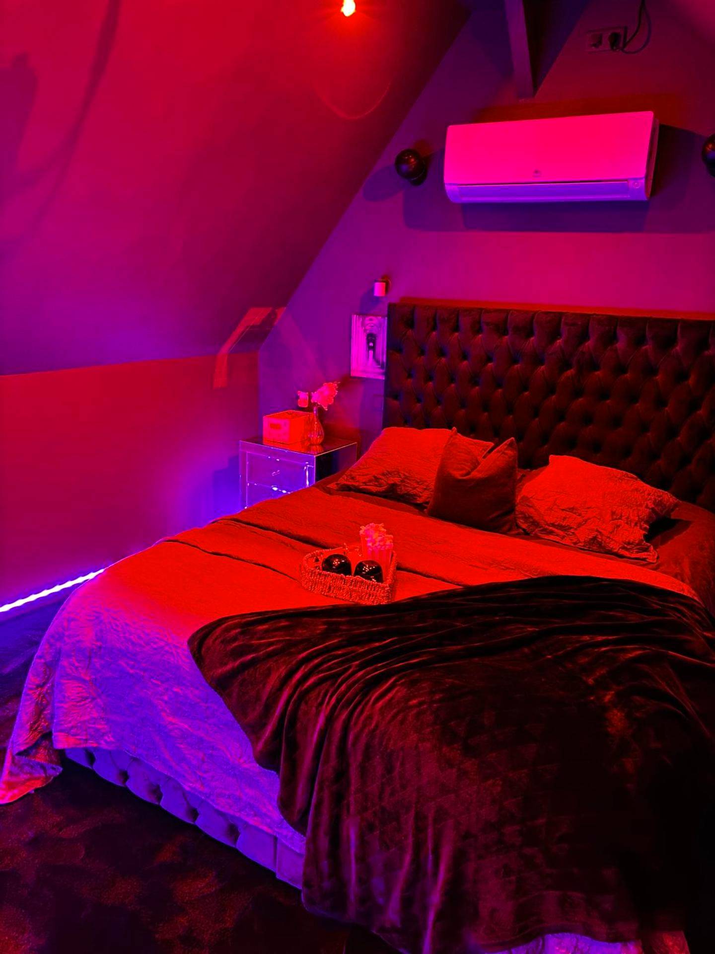 Photo du logement - Magnifique Duplex avec Jaccuzi, Sauna et Cinema Room Privatif