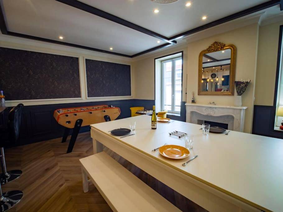 Photo du logement - Duplex Jeanne d'Arc Billard Baby en option Escape Game Logements Insolites