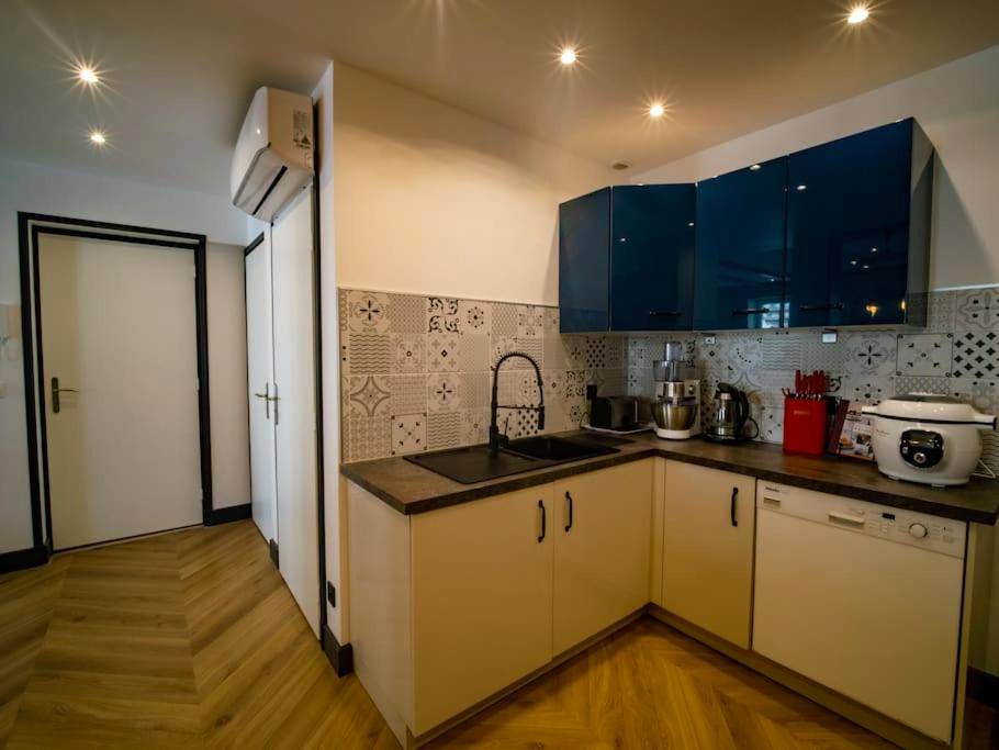 Photo du logement - Duplex Jeanne d'Arc Billard Baby en option Escape Game Logements Insolites - Nancy