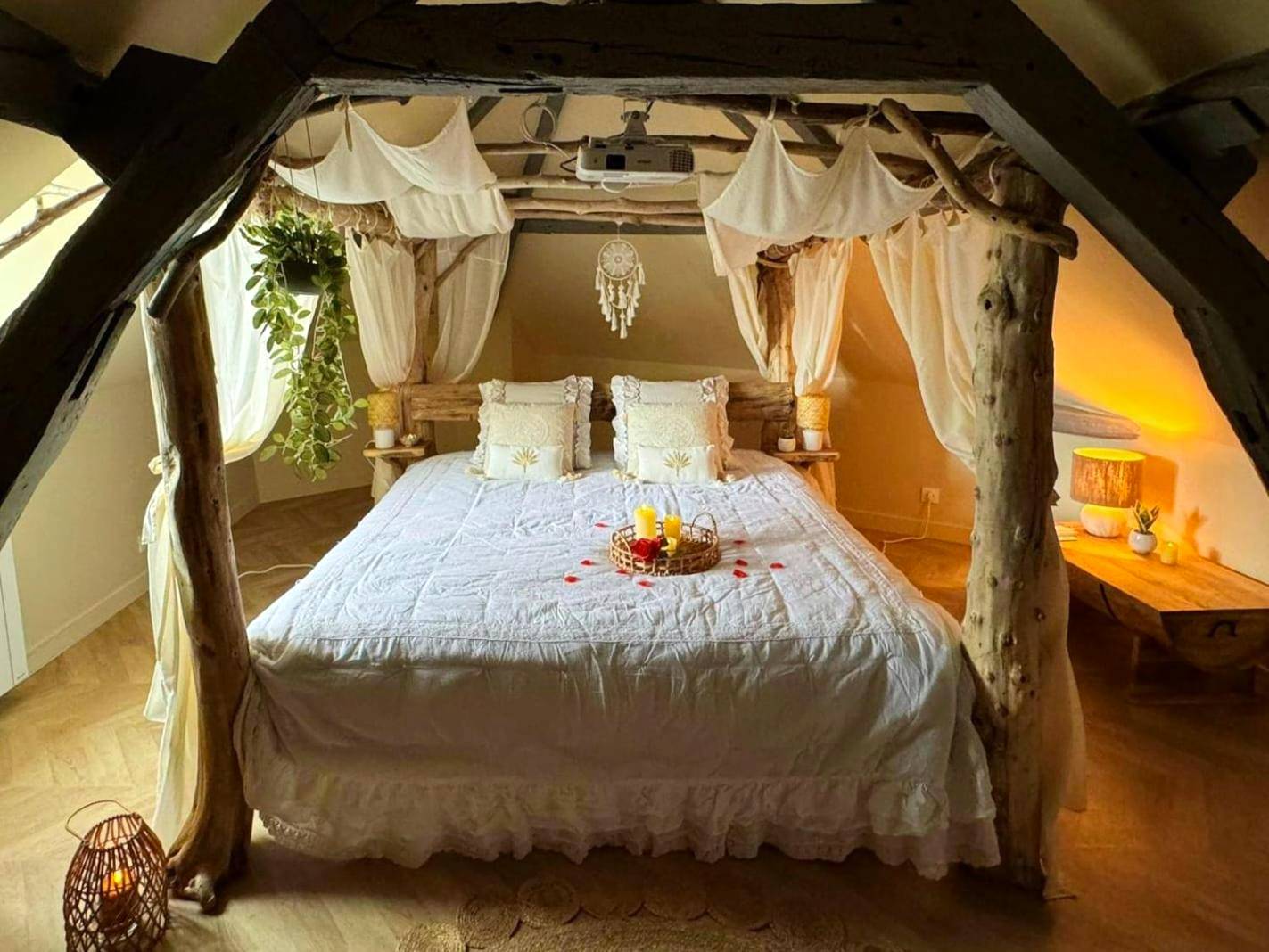 Photo du logement - Duplex Safari jusqu'à 4 personnes, Spa, cinéma et lit sous les arbres, day use, 10 min centre - Amiens