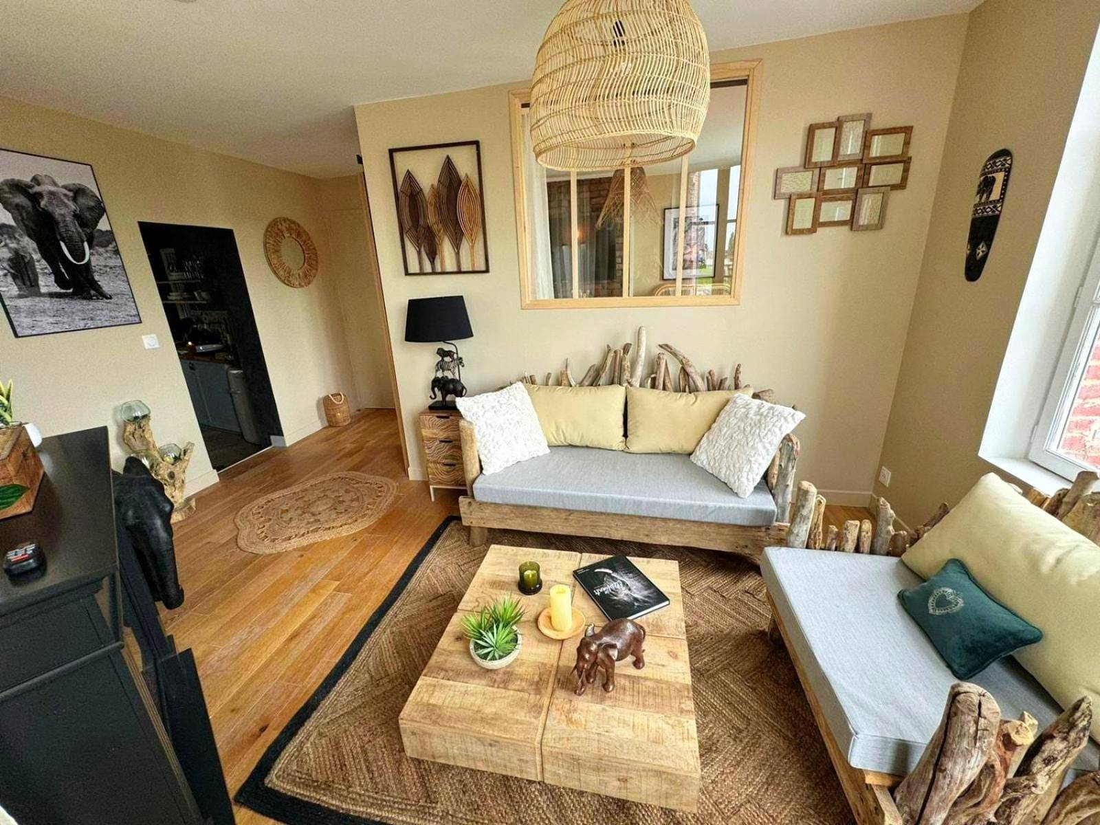 Photo du logement - Duplex Safari jusqu'à 4 personnes, Spa, cinéma et lit sous les arbres, day use, 10 min centre