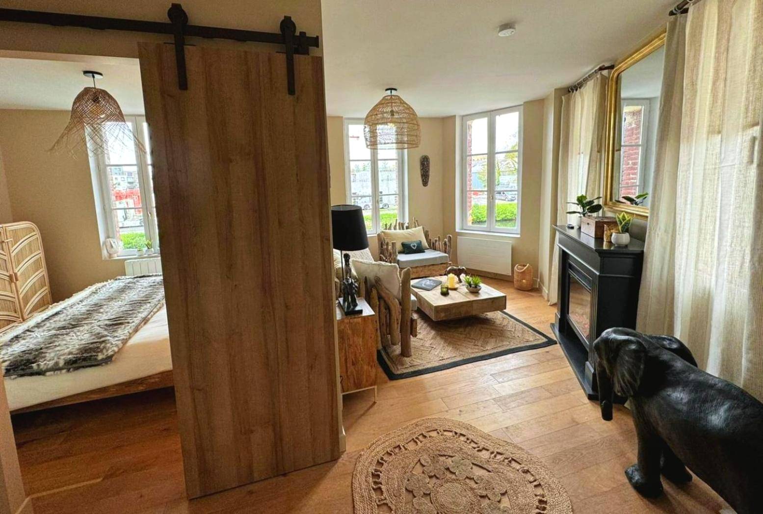 Photo du logement - Duplex Safari jusqu'à 4 personnes, Spa, cinéma et lit sous les arbres, day use, 10 min centre