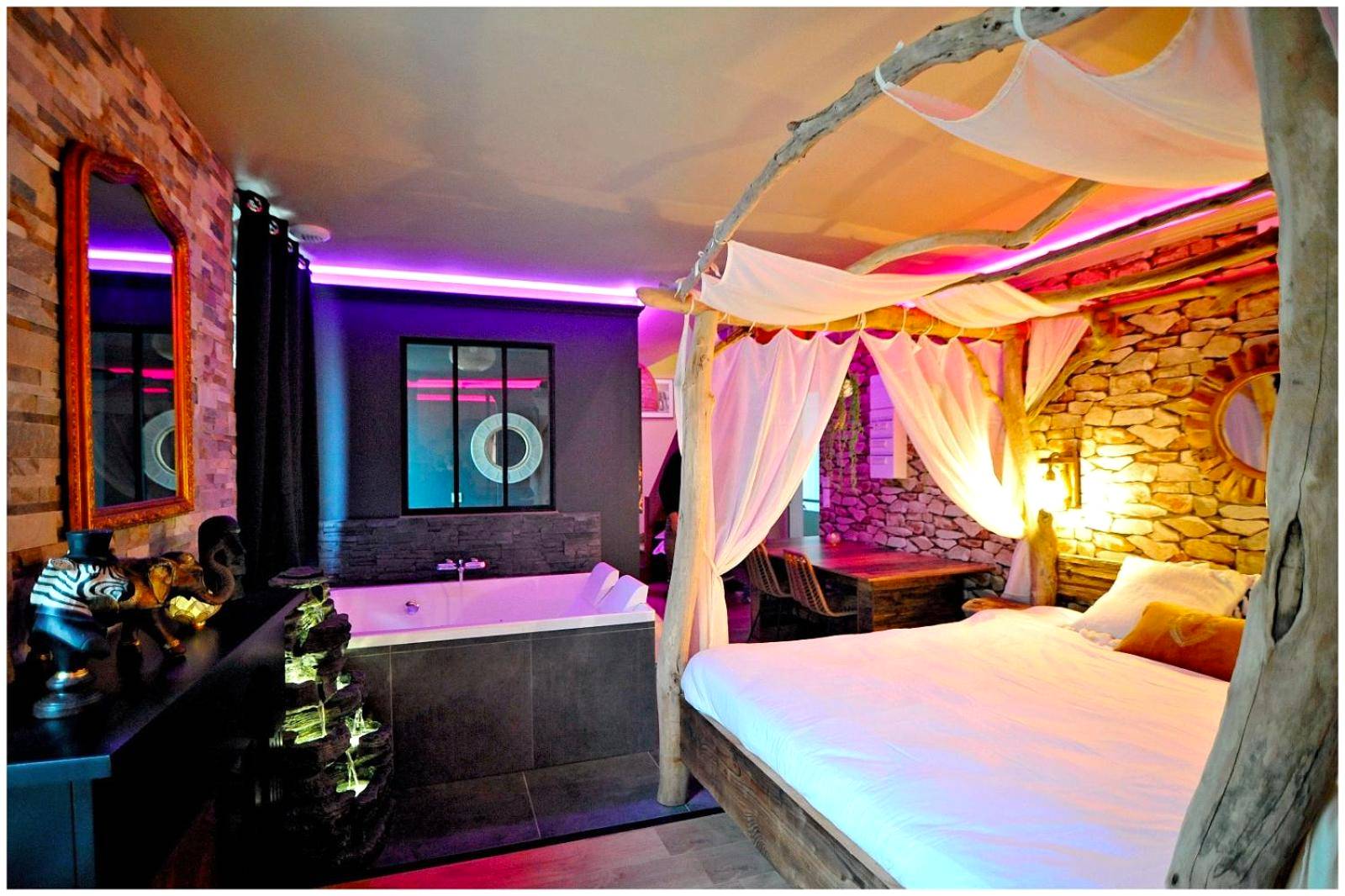 Photo du logement - Duplex Safari jusqu'à 4 personnes, Spa XXL, day use, cinéma, cascade et lit sous les arbres