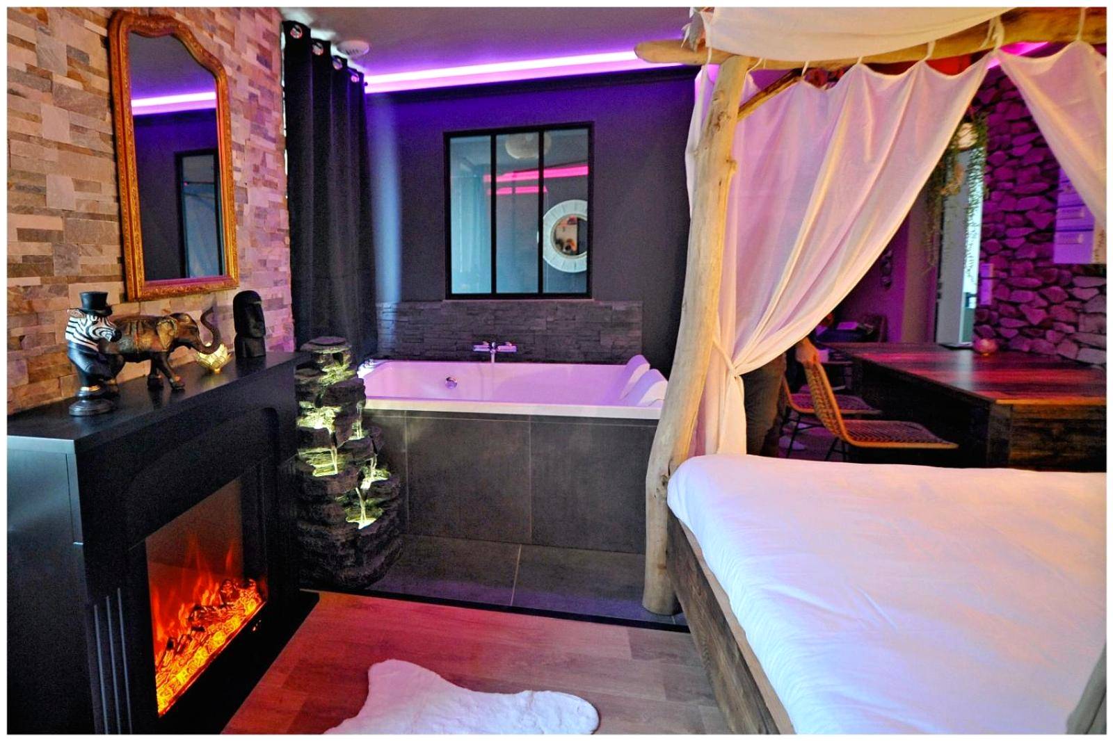 Photo - Duplex Safari jusqu'à 4 personnes, Spa XXL, day use, cinéma, cascade et lit sous les arbres - Bourgoin - Jallieu