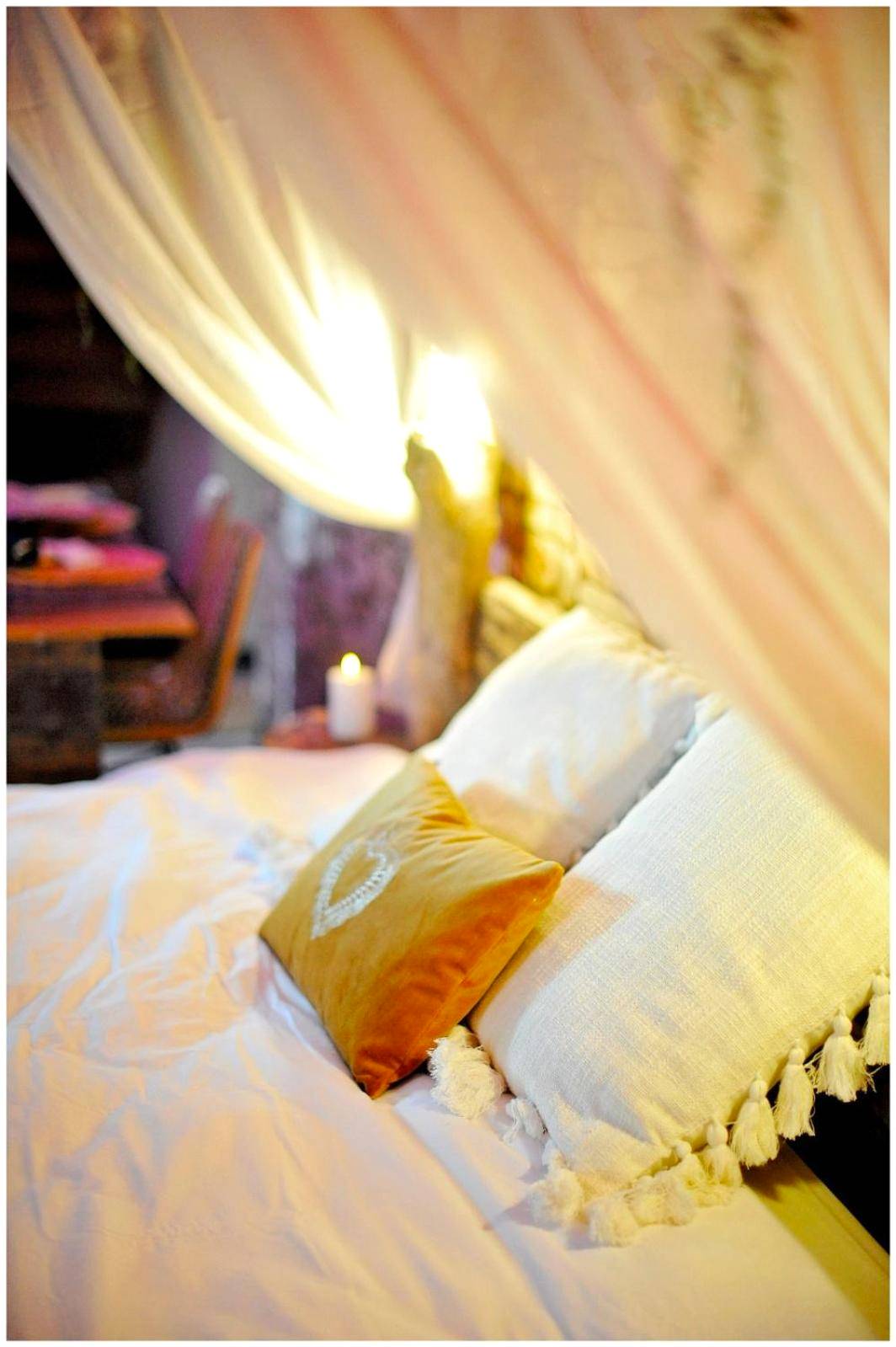 Photo du logement - Duplex Safari jusqu'à 4 personnes, Spa XXL, day use, cinéma, cascade et lit sous les arbres