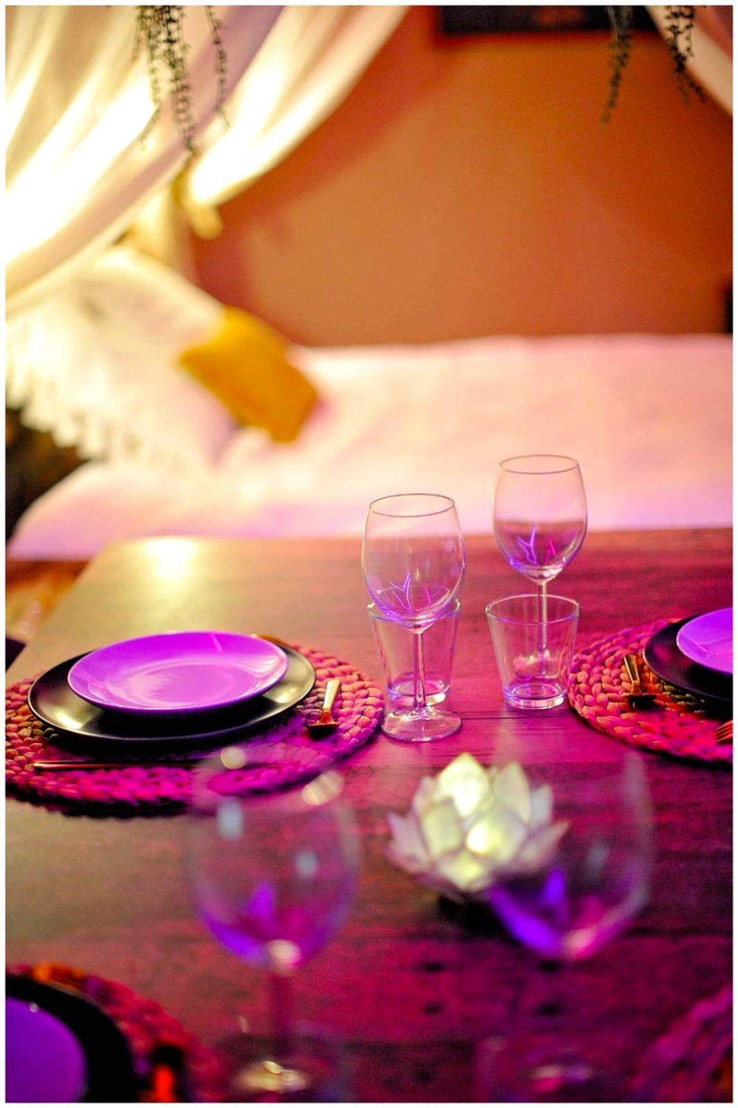 Photo du logement - Duplex Safari jusqu'à 4 personnes, Spa XXL, day use, cinéma, cascade et lit sous les arbres