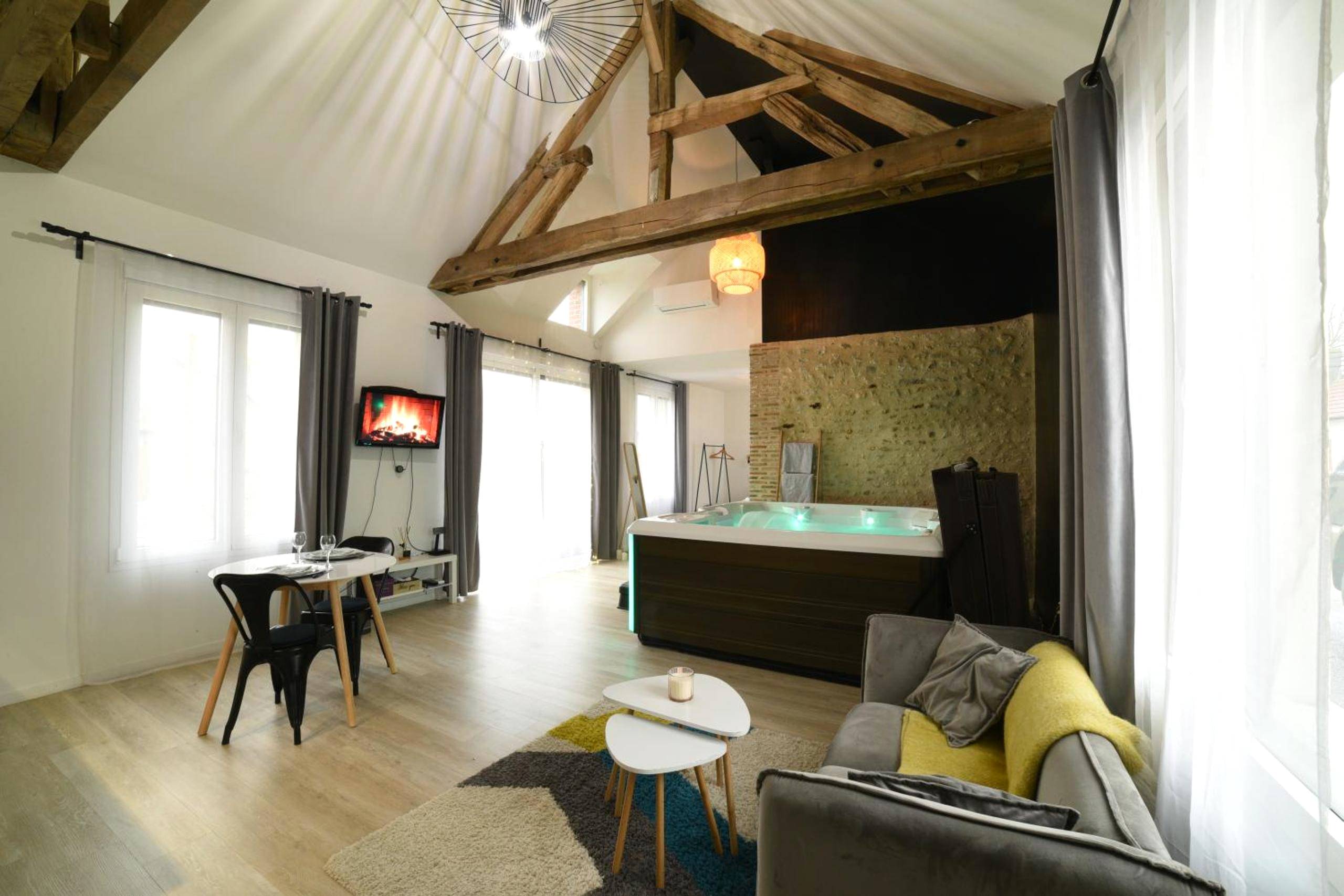 Photo du logement - Eaudyssée maison avec SPA privée - Loiret