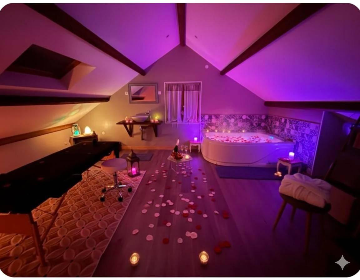 Vue principale - Love Room Castels et Bézenac - Ecrin d' Amour suite romantique avec Jacuzzi