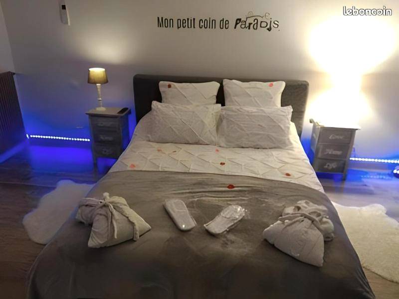 Autre vue interieure - Ecrin d' Amour suite romantique avec Jacuzzi - Castels et Bézenac