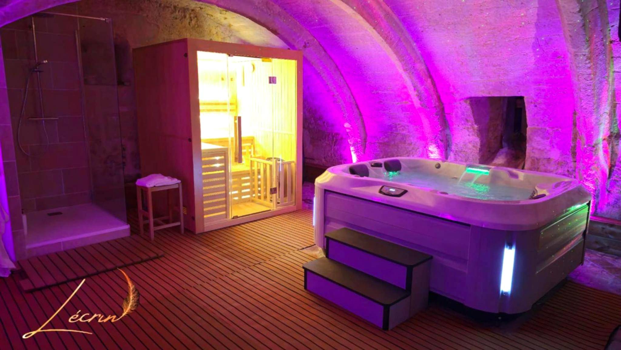 Photo du logement - L'Écrin Love Room Spa privatif Orbec - Orbec