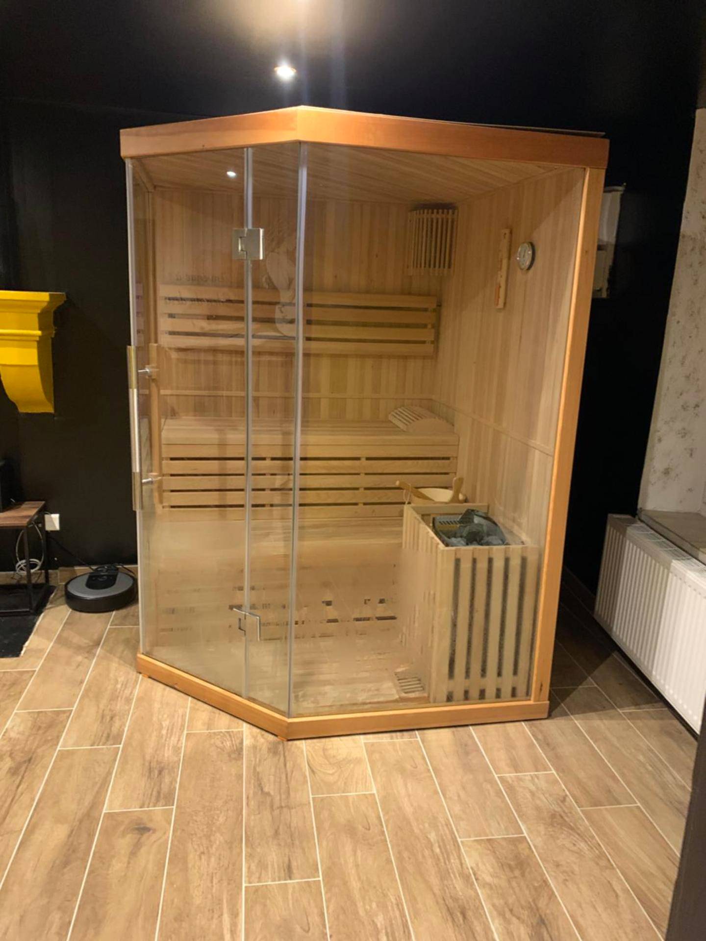 Sauna traditionnel en bois avec paroi vitrée - Love - room l'eden du Désir