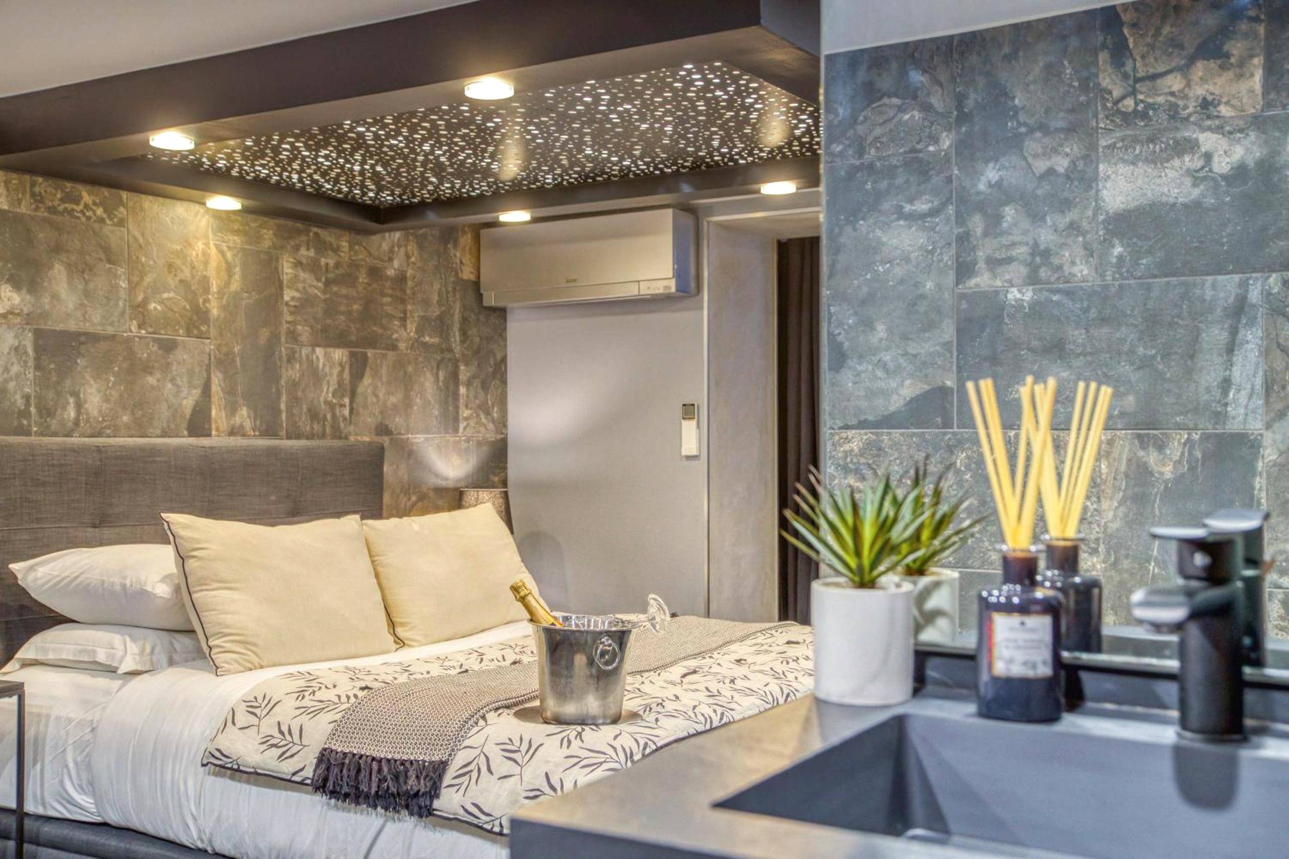 Photo du logement - L'Eden Love - Jacuzzi / Sauna - Grenoble