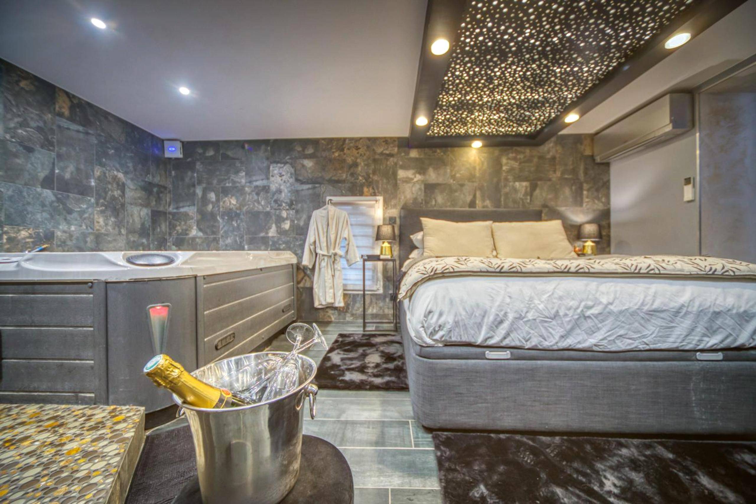 Photo du logement - L'Eden Love - Jacuzzi / Sauna