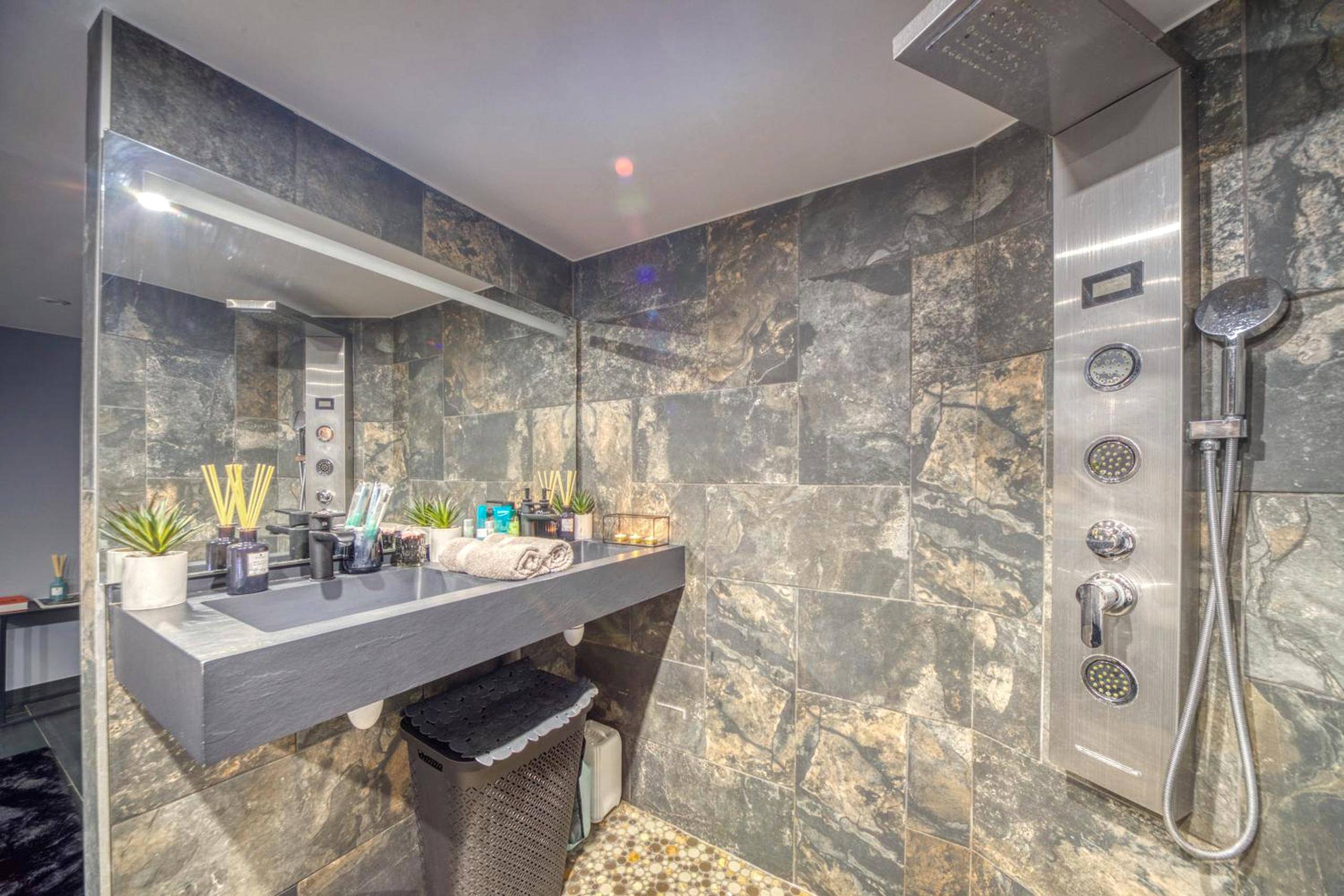 Photo du logement - L'Eden Love - Jacuzzi / Sauna