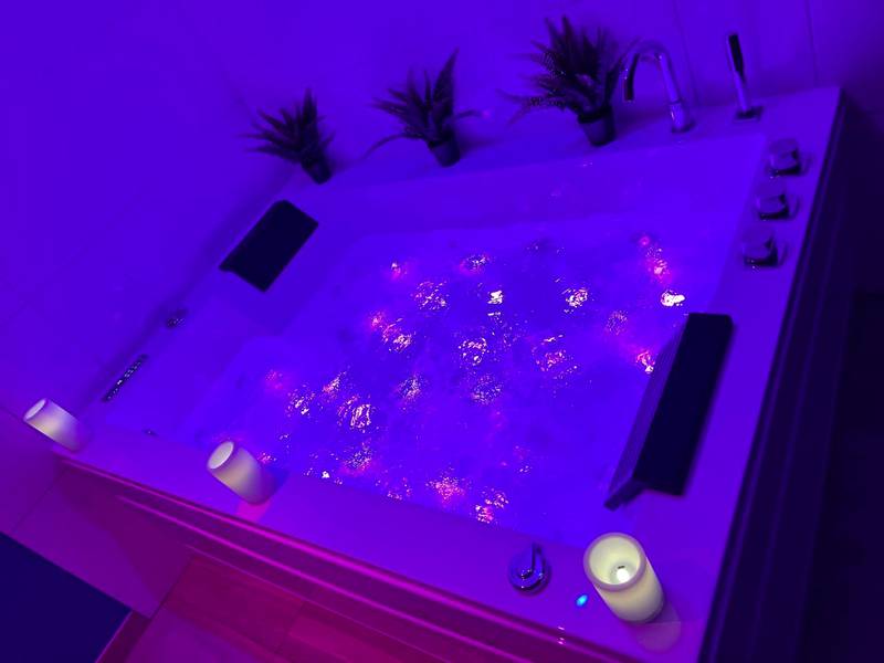 Photo du logement - EDEN SUITE - Jacuzzi - Parking - Clim by Narbana