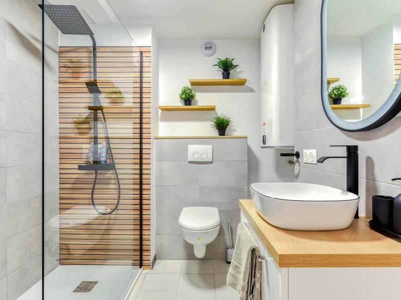 Salle de bain moderne avec douche et vasque - EDEN SUITE - Jacuzzi - Parking - Clim by Narbana