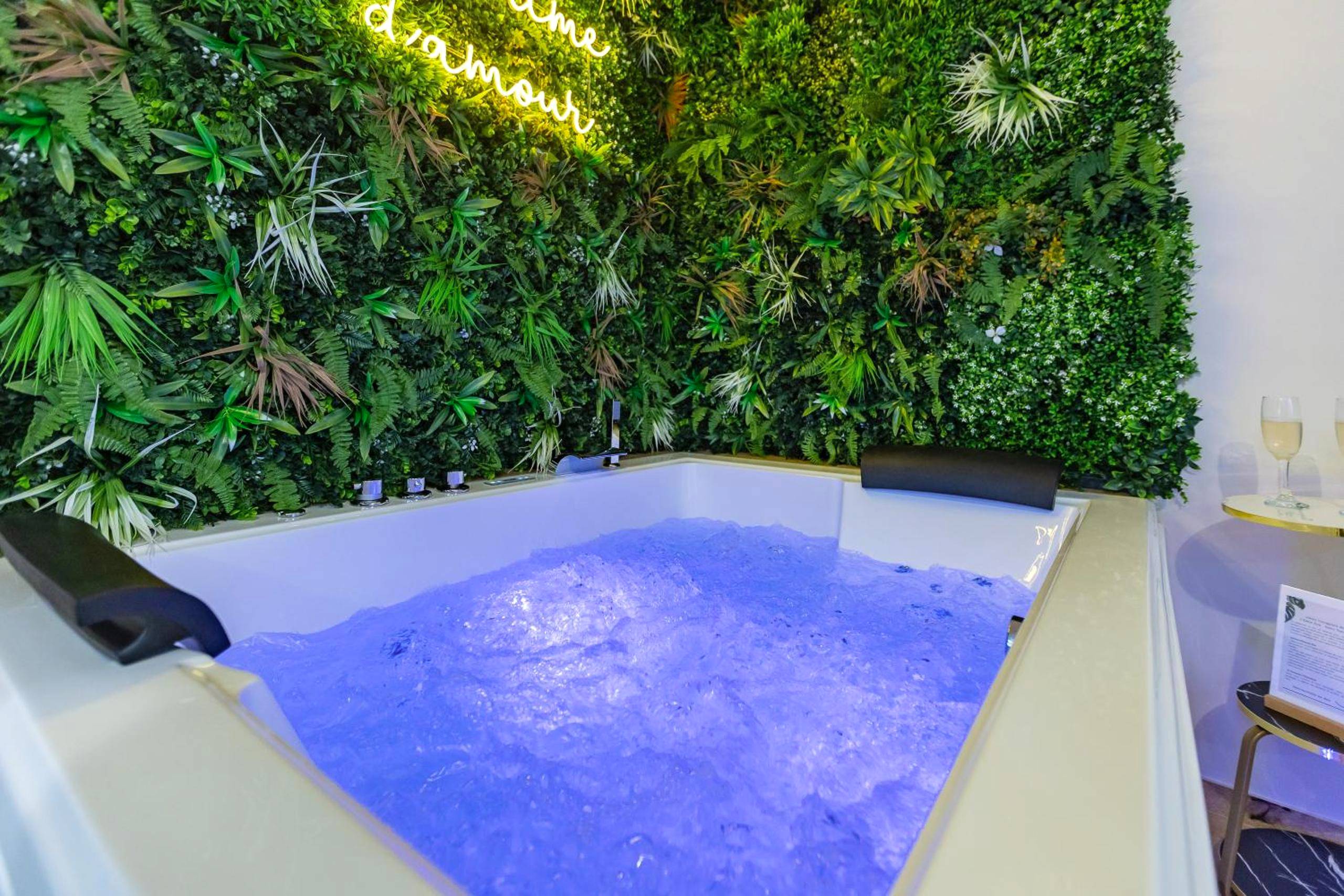Photo du logement - L'Eden Zen - Suite Jacuzzi, parking, clim, Netflix