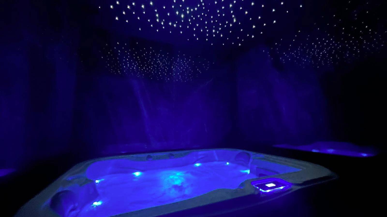 Photo du logement - ELÉGANCE & SPA - chambre d'hôtes avec sauna et jacuzzi privatif - Pézenas