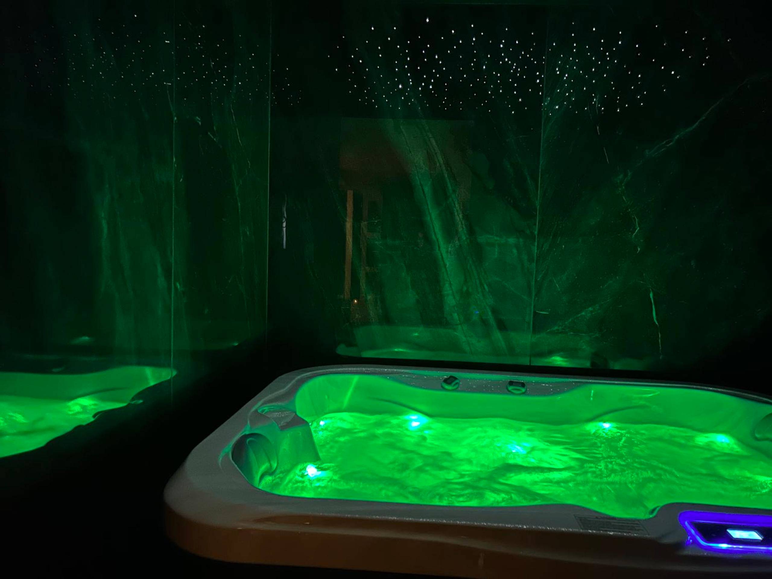 Photo du logement - ELÉGANCE & SPA - chambre d'hôtes avec sauna et jacuzzi privatif - Pézenas