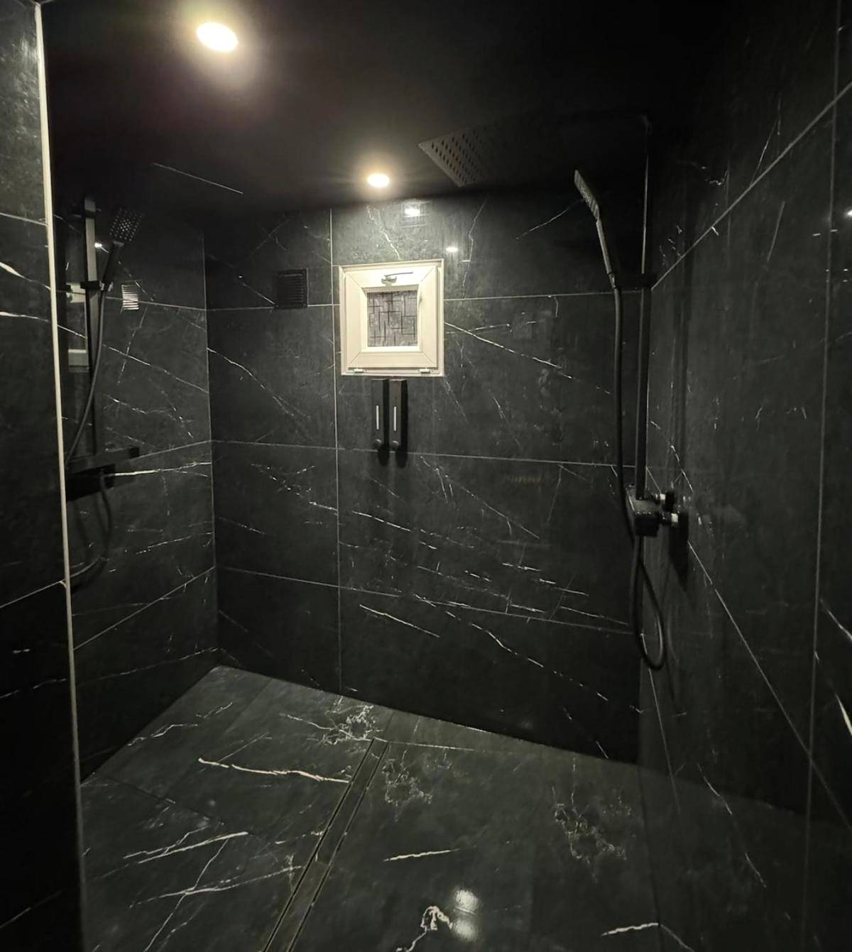 Photo du logement - L'Elixir d'Amour Love Room proche Disneyland - Étampes - sur - Marne