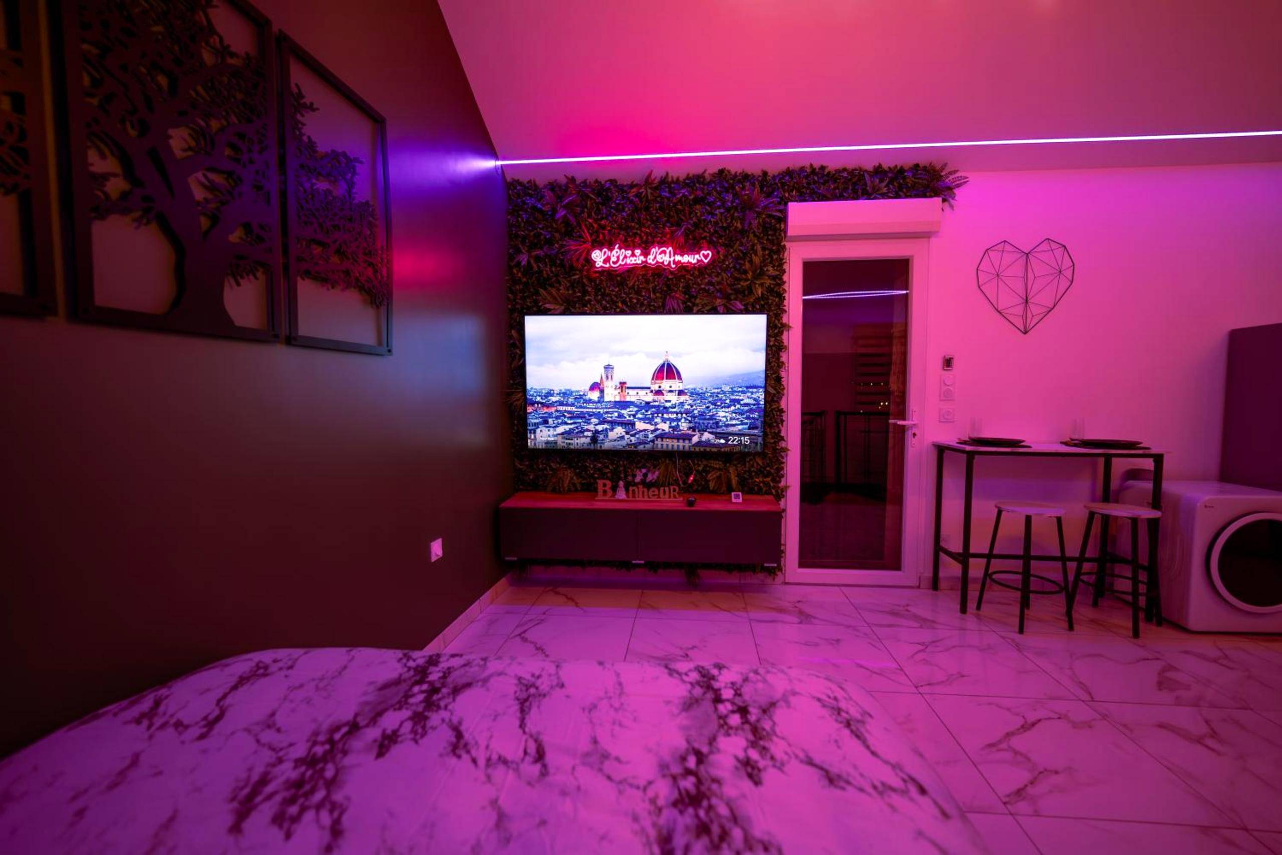 Photo du logement - L'Elixir d'Amour Love Room proche Disneyland