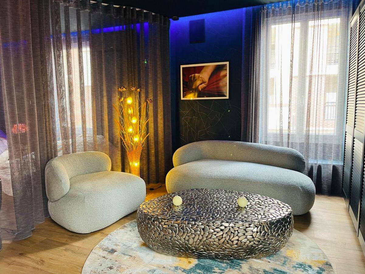 Vue principale - Love Room Orléans - La suite Emois et Toi