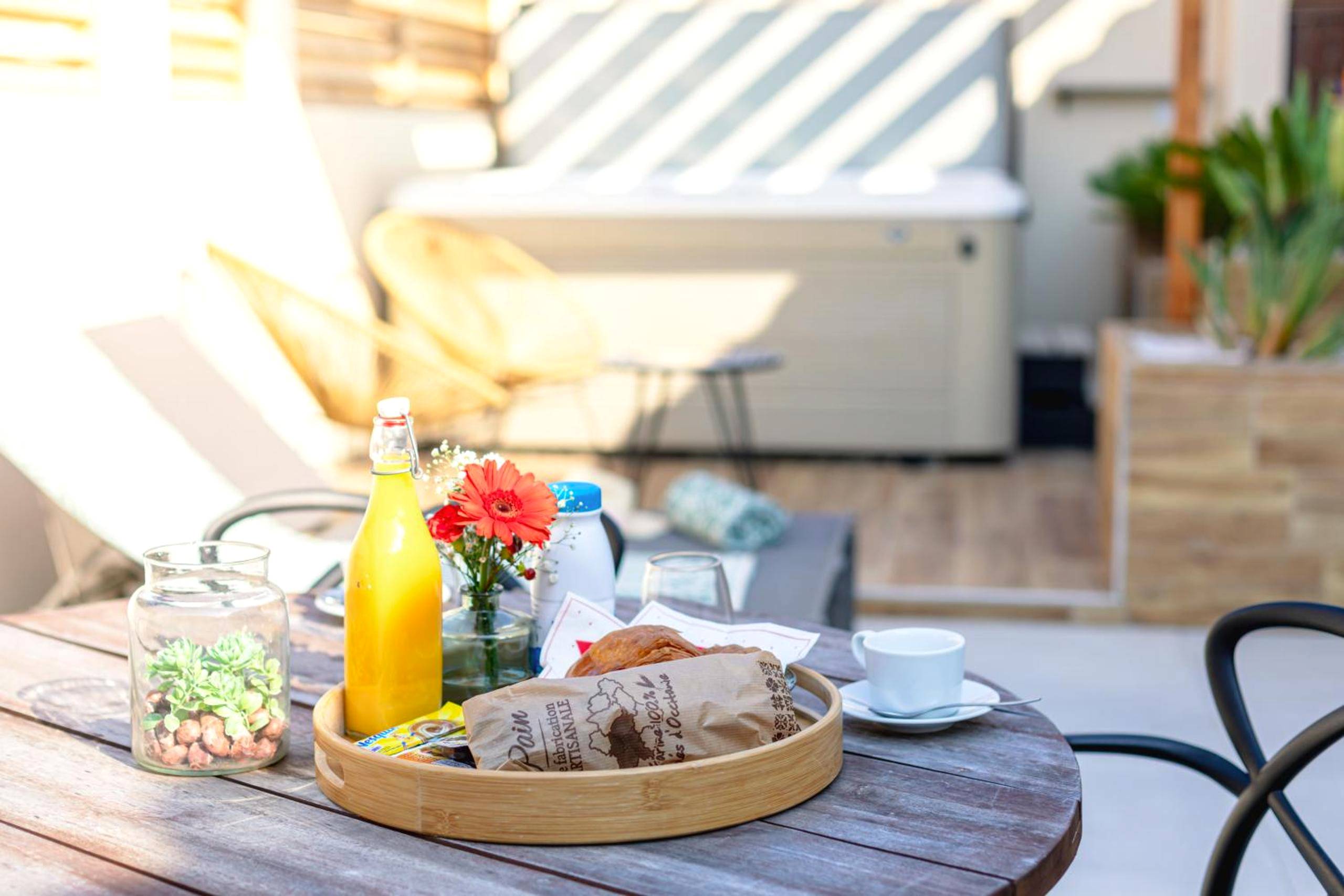 Photo du logement - L'entre deux - suite romantique - jacuzzi privatif - clim réversible - wifi - Saint - Nazaire - d'Aude