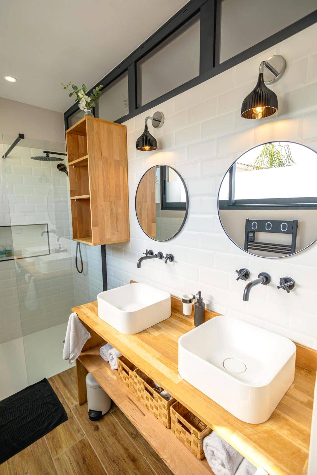 Photo du logement - L'entre deux - suite romantique - jacuzzi privatif - clim réversible - wifi