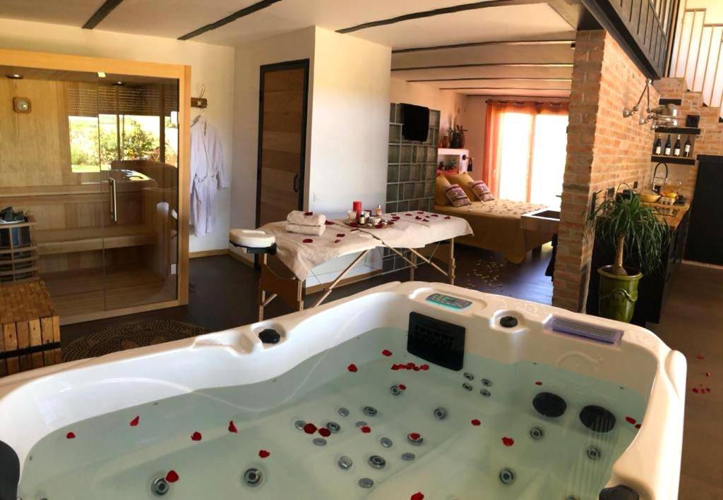 Autre vue interieure - L'épique, le gîte romantique d'exception - Fons