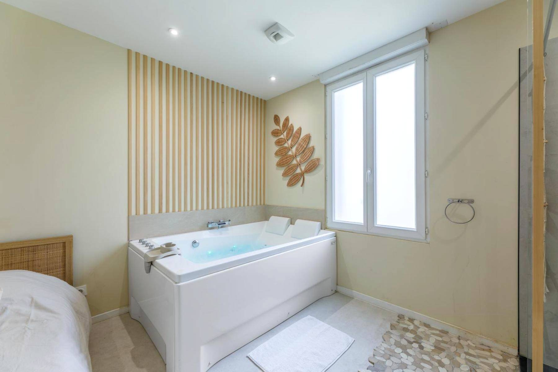 Vue du logement - Une Escale à Bali Jacuzzi - Cinéma - Self Check - in