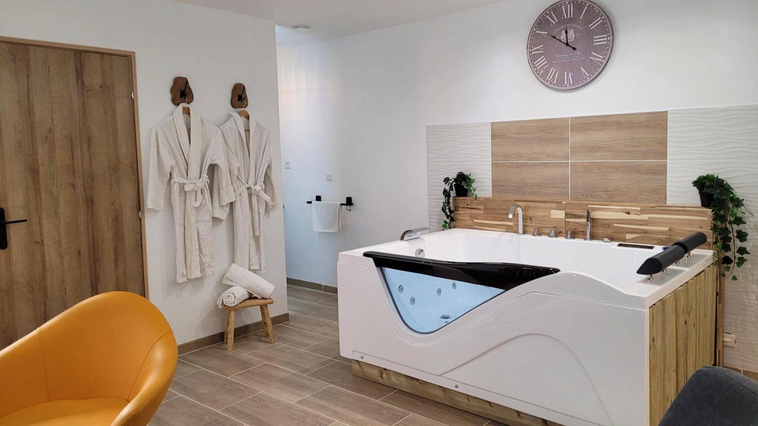 Photo du logement - Escale dans un Cocon Spa Privatif & Design, petit déjeuner compris - La Bassée