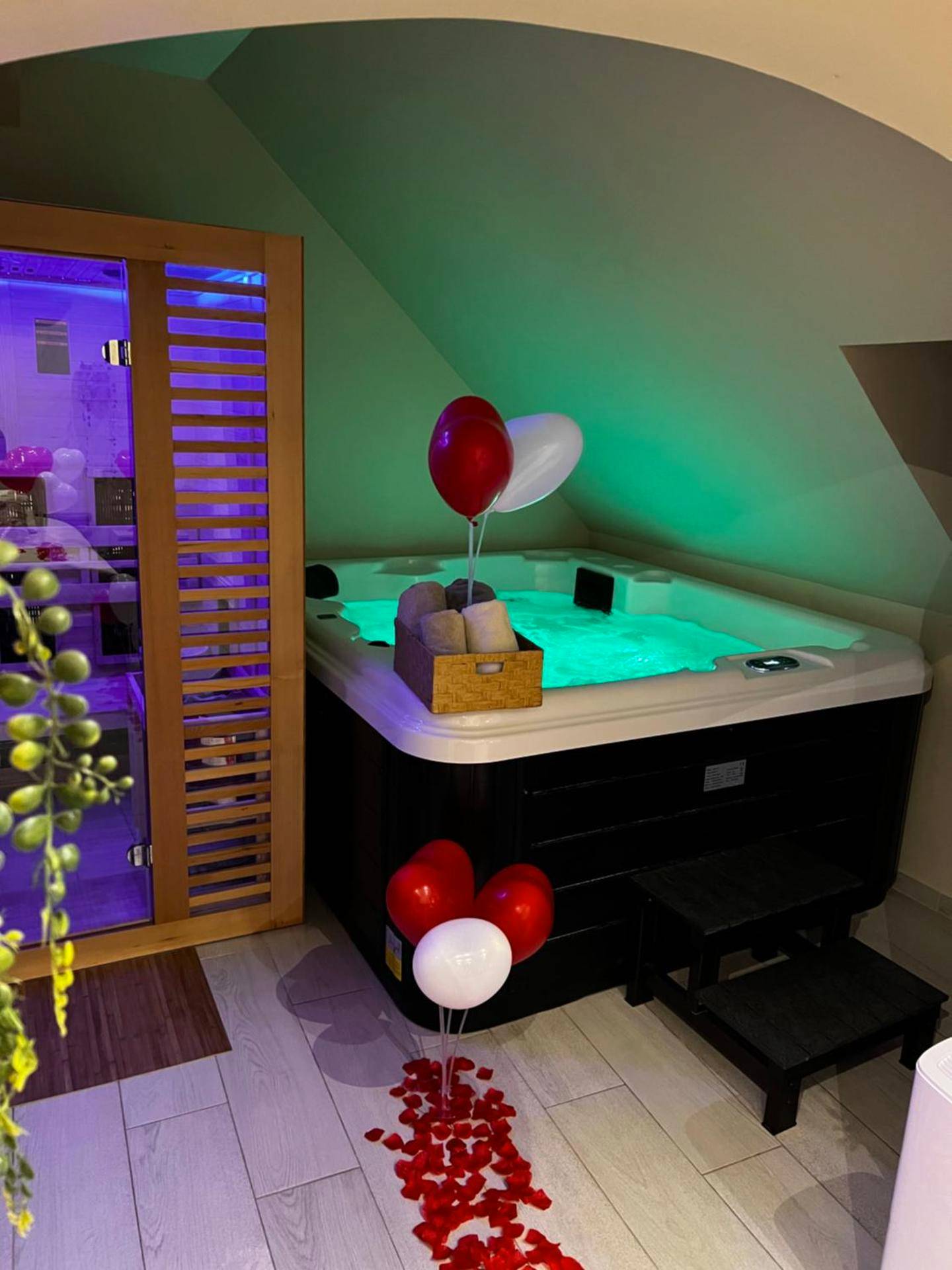 Photo du logement - Escapade amoureuse - Jaccuzi et Sauna PRIVÉ