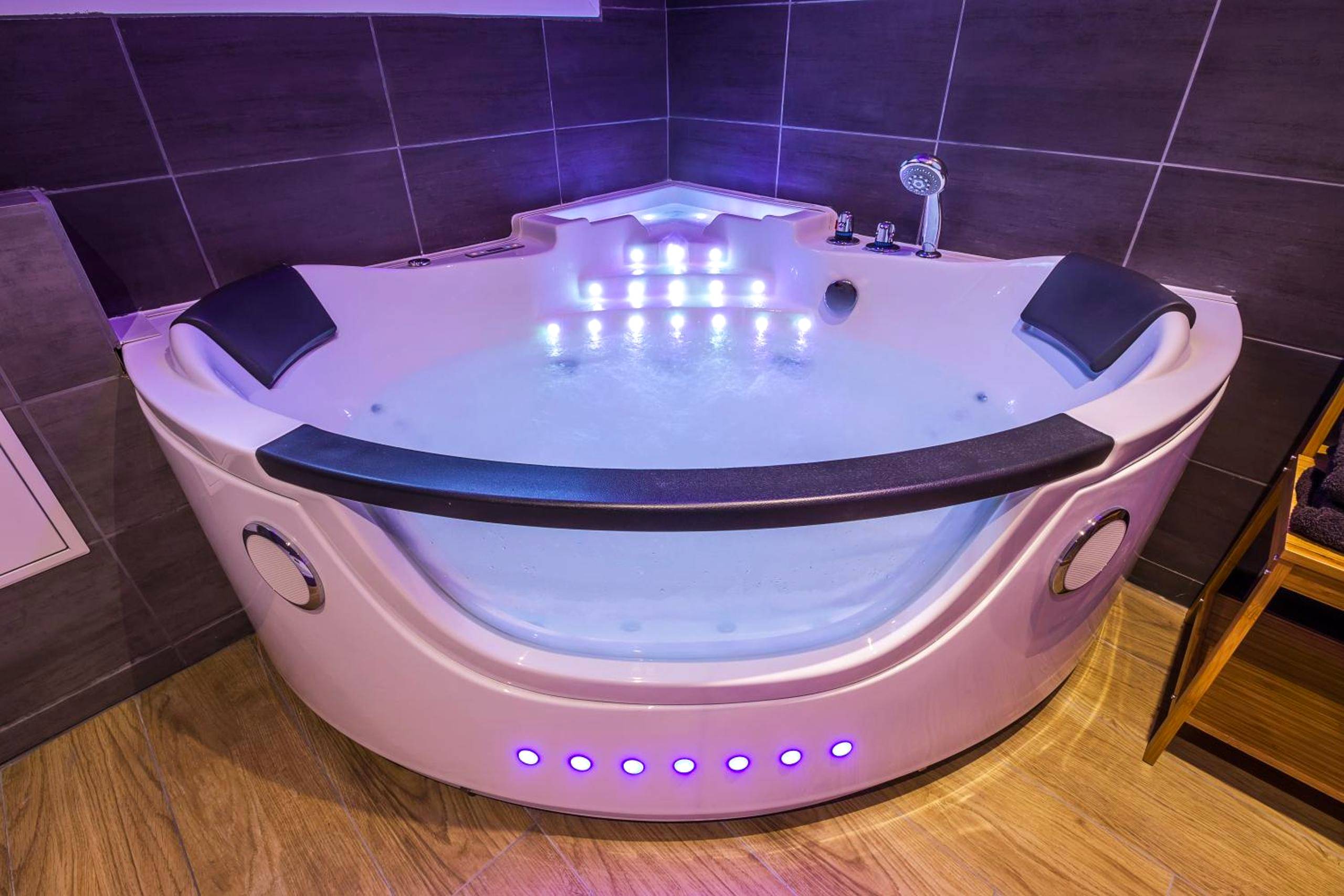 Photo du logement - Escapade en Bord de mer avec Sauna et Spa Privés