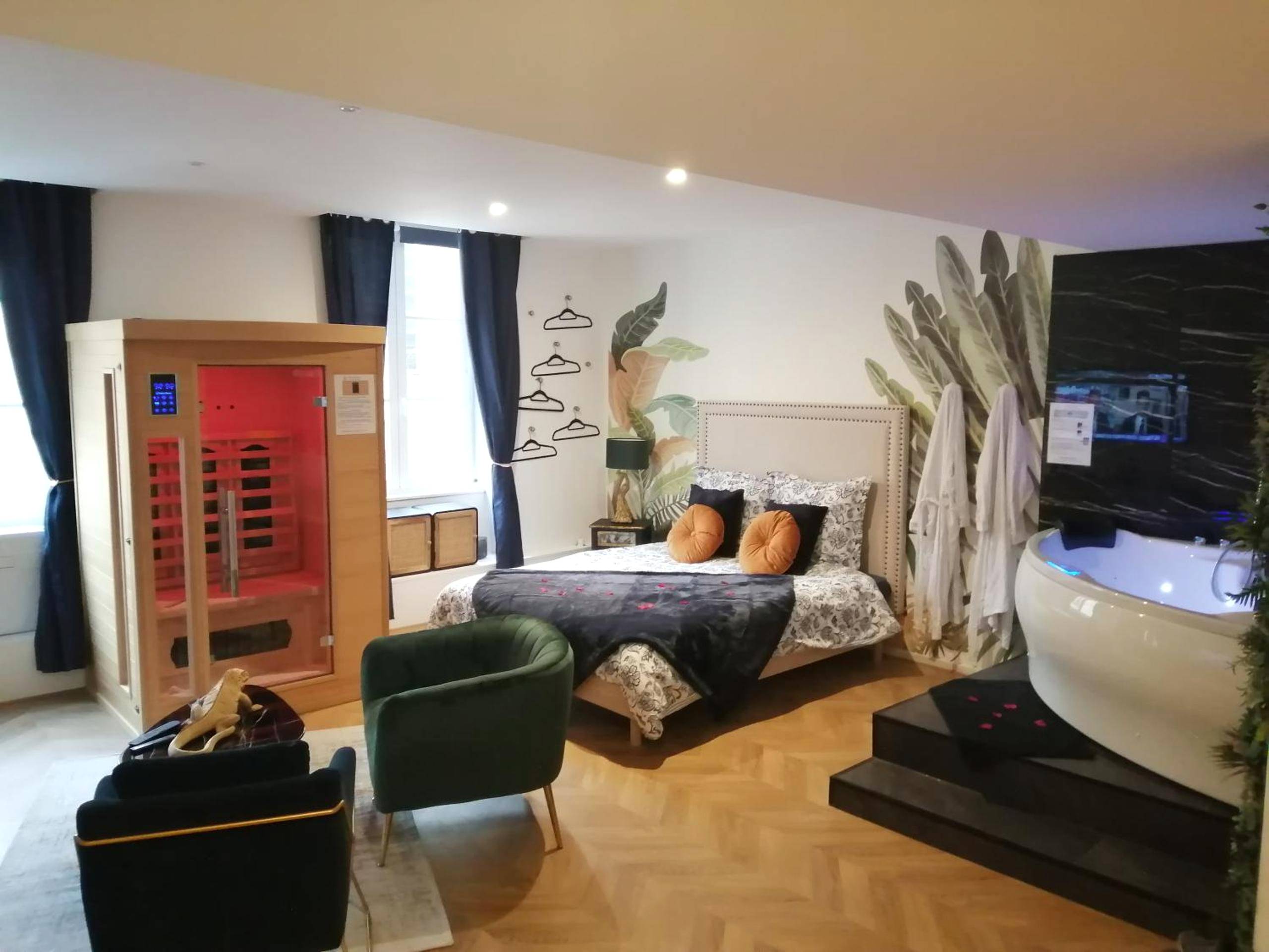 Suite avec sauna infrarouge et jacuzzi privatif - Spa - Sauna - Ciel de pluie tropicale - Champagne Nuit Romantique -...