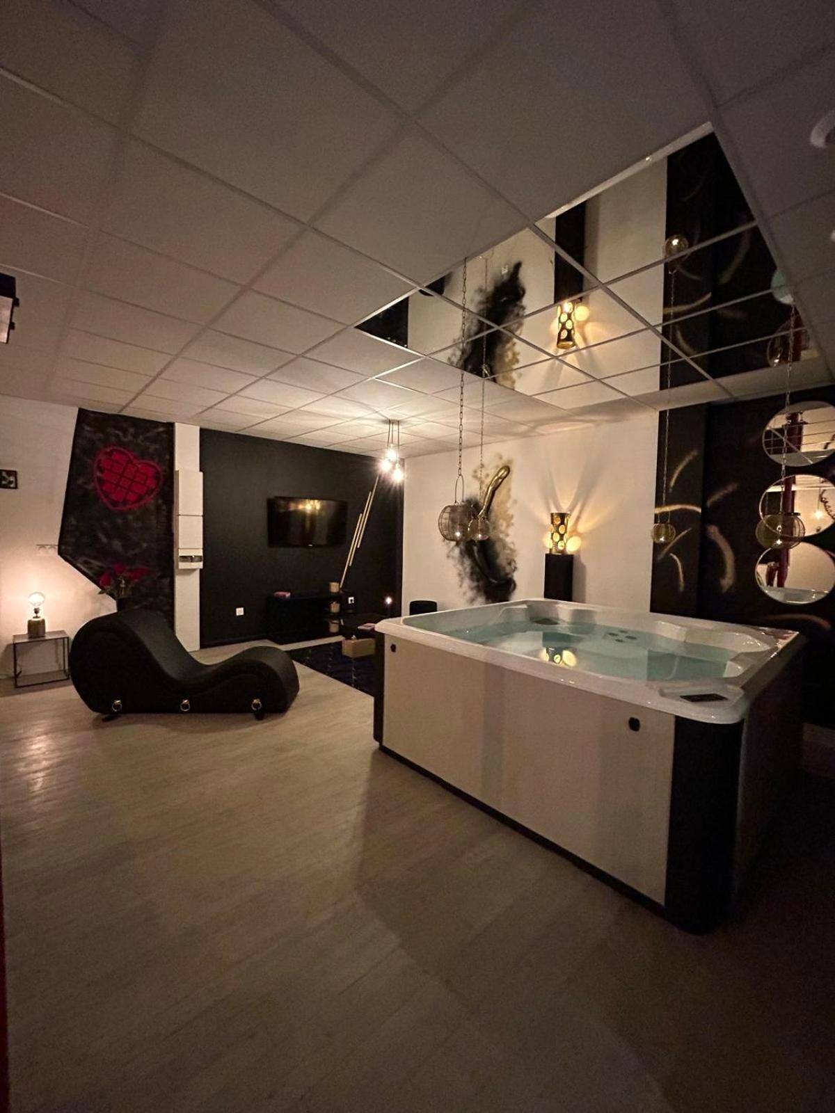 Photo du logement - L'escapade sensuelle - la love room d'Epernay