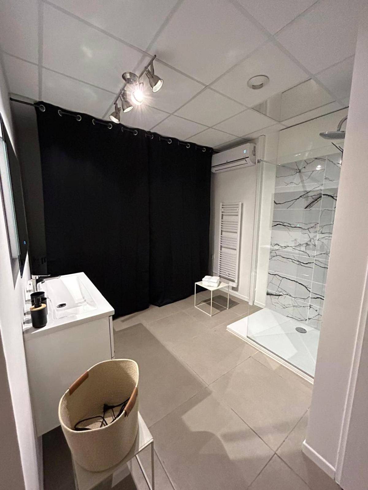 Photo du logement - L'escapade sensuelle - la love room d'Epernay