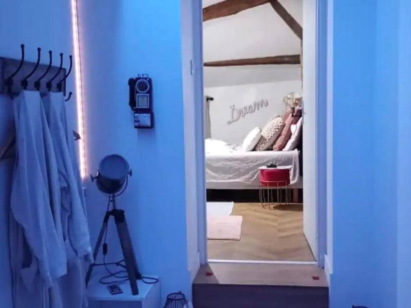 Photo du logement - Nuit Romantique, Spa, Champagne, Cinéma, Flipper - Escapade Veyloise - Mâcon