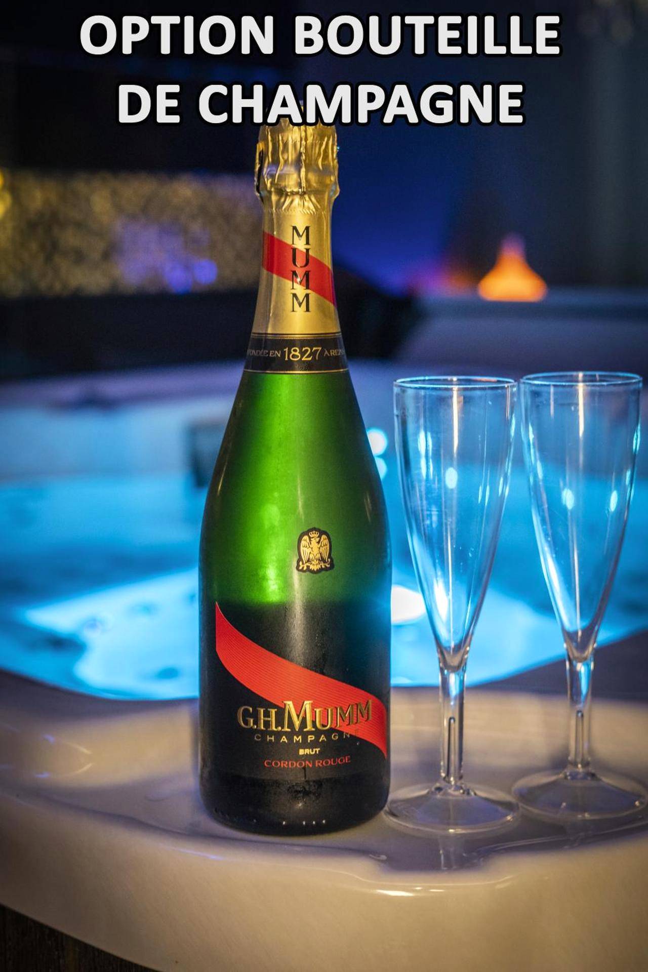 Bouteille de champagne et deux flûtes - L'eSPAce détente