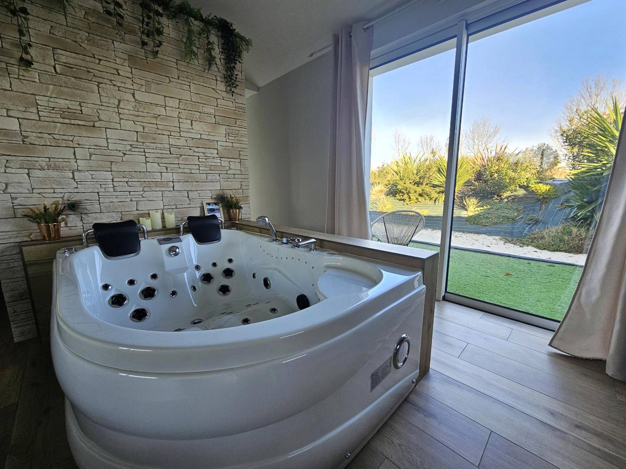 Photo du logement - L'Essentiel - Love 5 Etoiles - Talmont - Saint - Hilaire