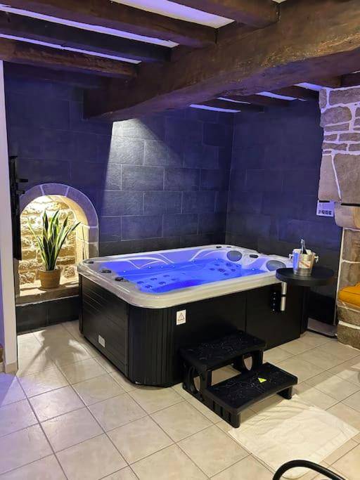 Photo du logement - L'Etreinte, gîte de charme avec jacuzzi intérieur et sauna - Guémené - sur - Scorff