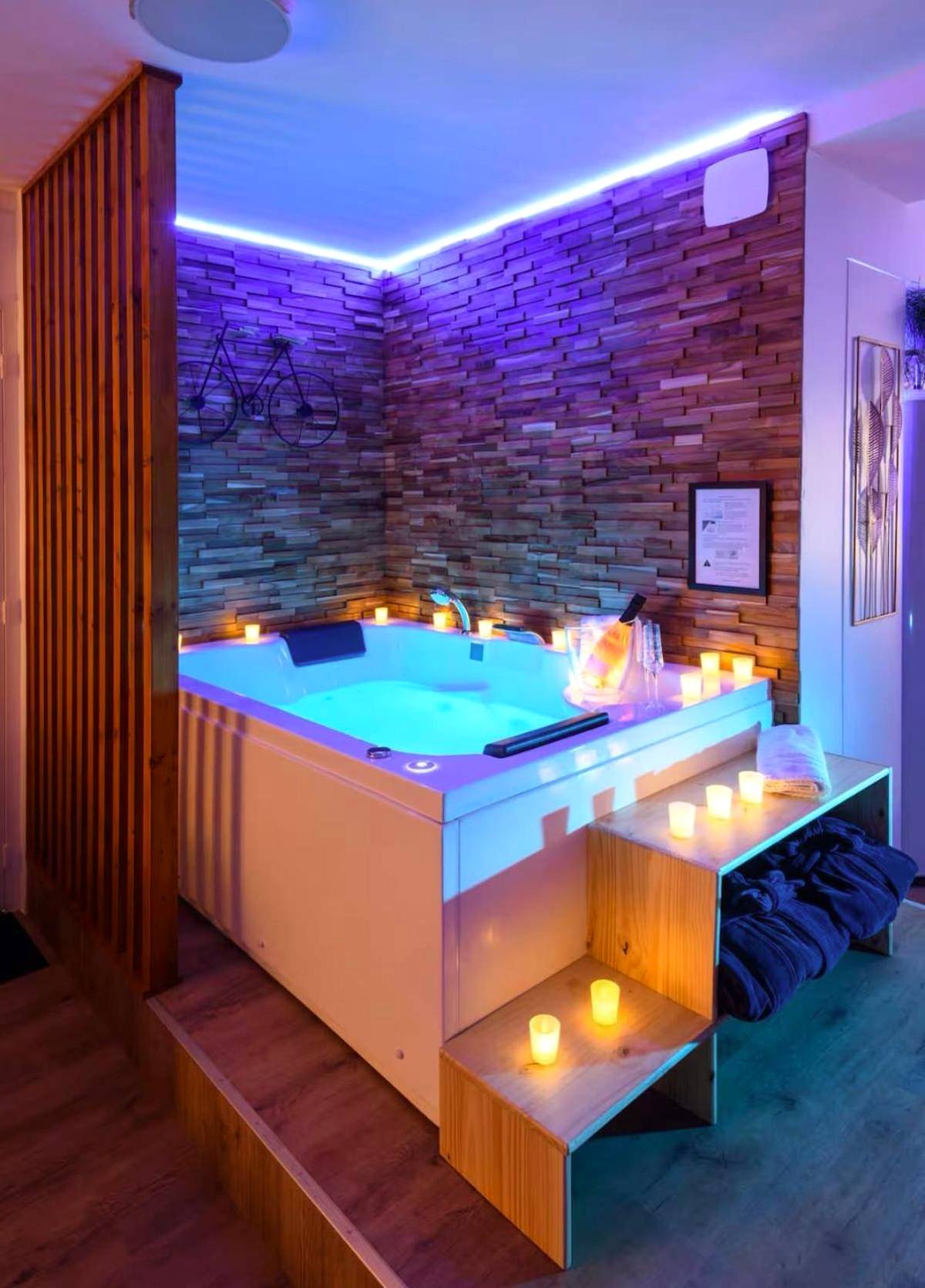 Vue principale - Love Room Beaugency - Evasion à deux - Spa privatif