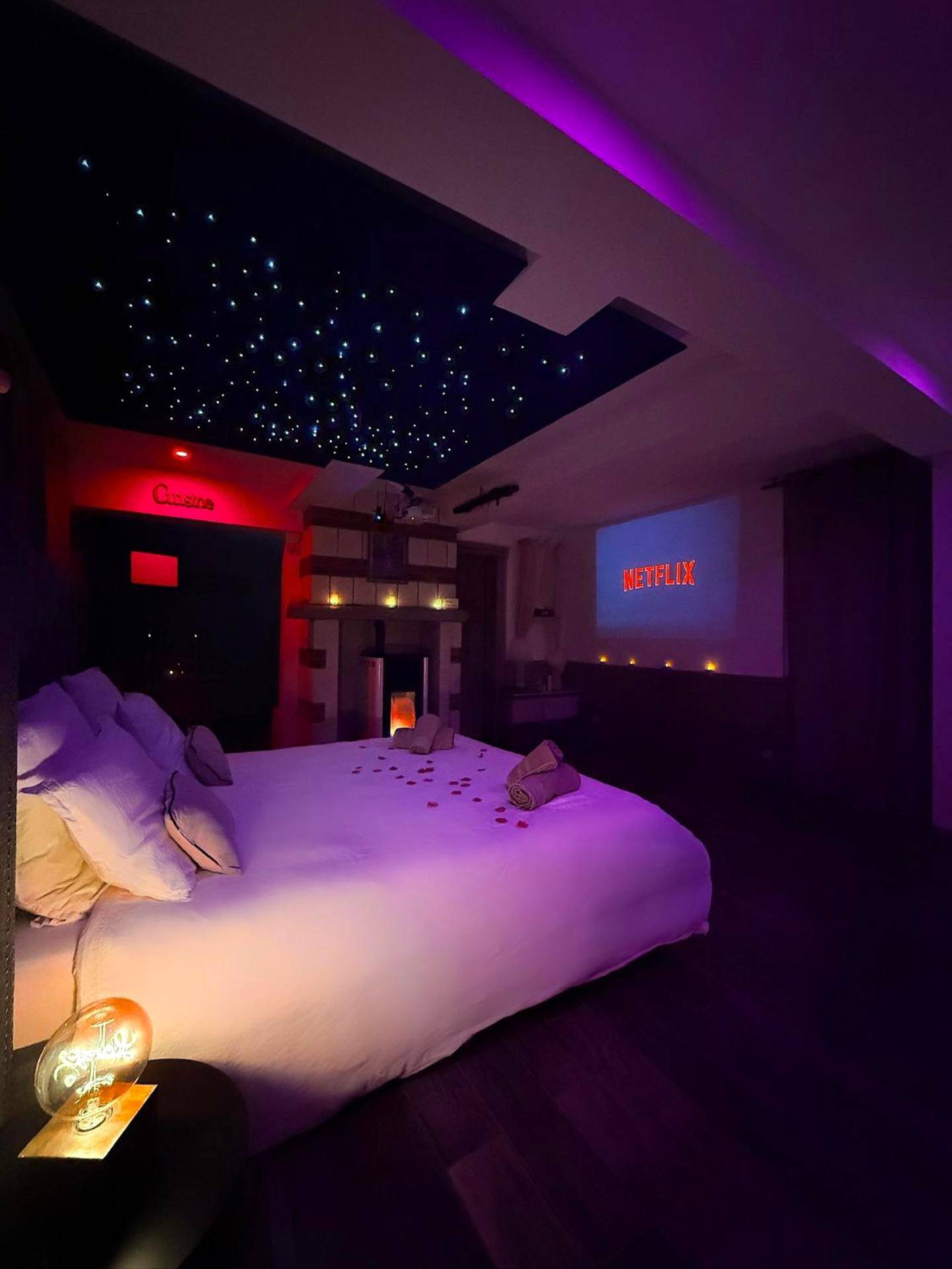 Vue interieure - L'Évasion Étoilée - Jacuzzi Spa Sauna Hammam