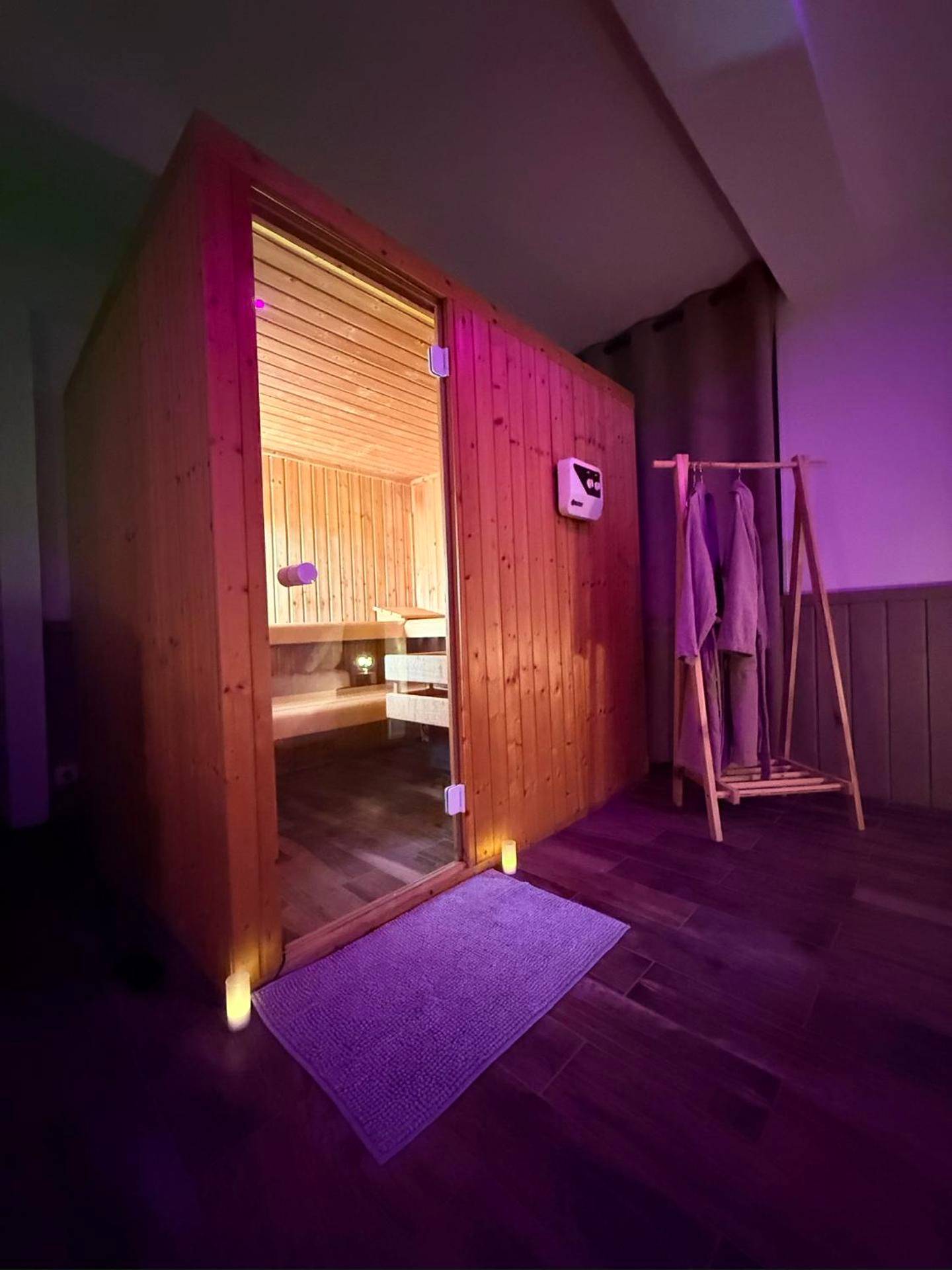 Autre vue interieure - L'Évasion Étoilée - Jacuzzi Spa Sauna Hammam - Bray - sur - Somme